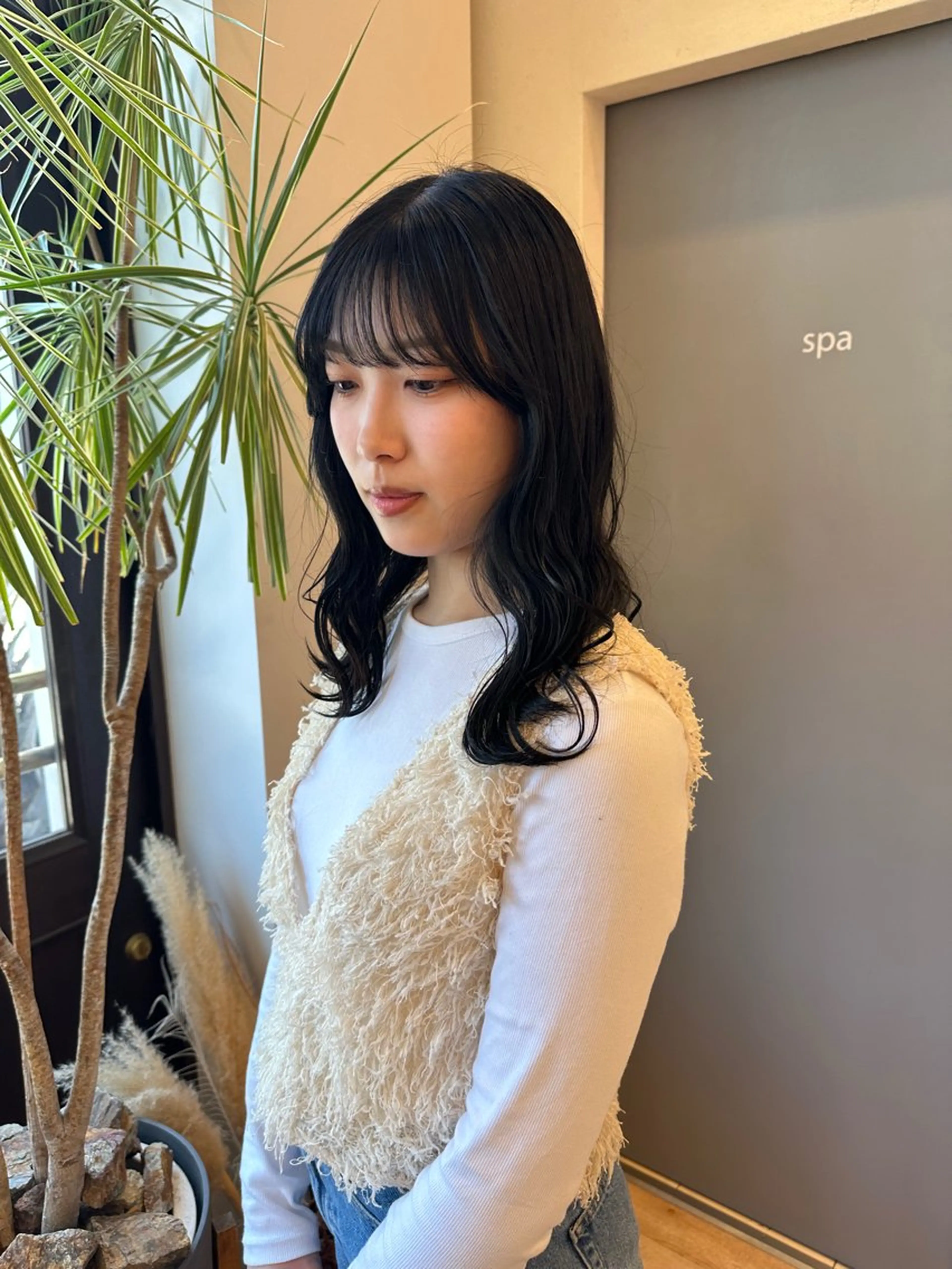 セミロング 中西 未有のヘアスタイル