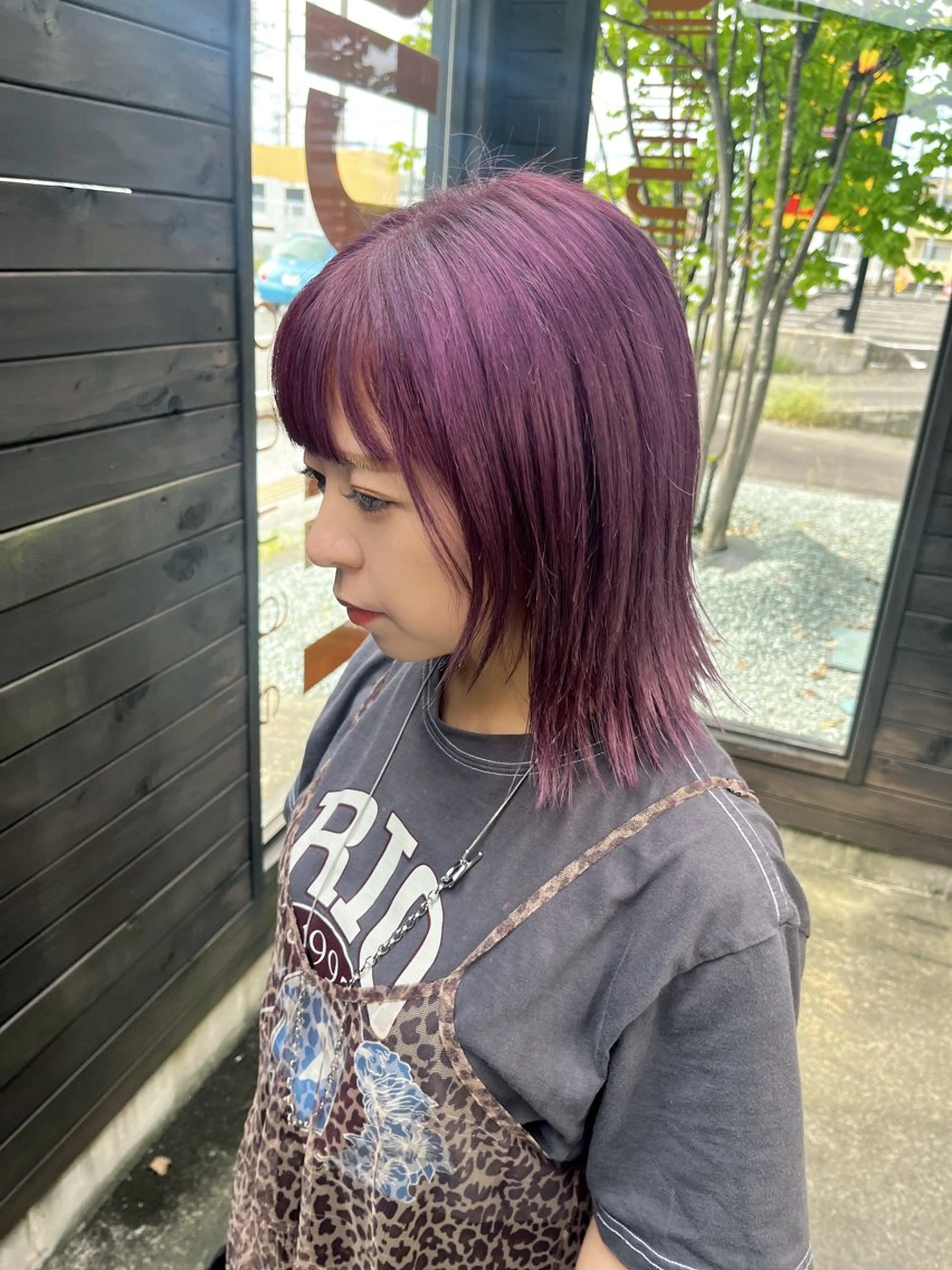 ミディアム パープルカラー TAKAHASHI REIKAのヘアスタイル