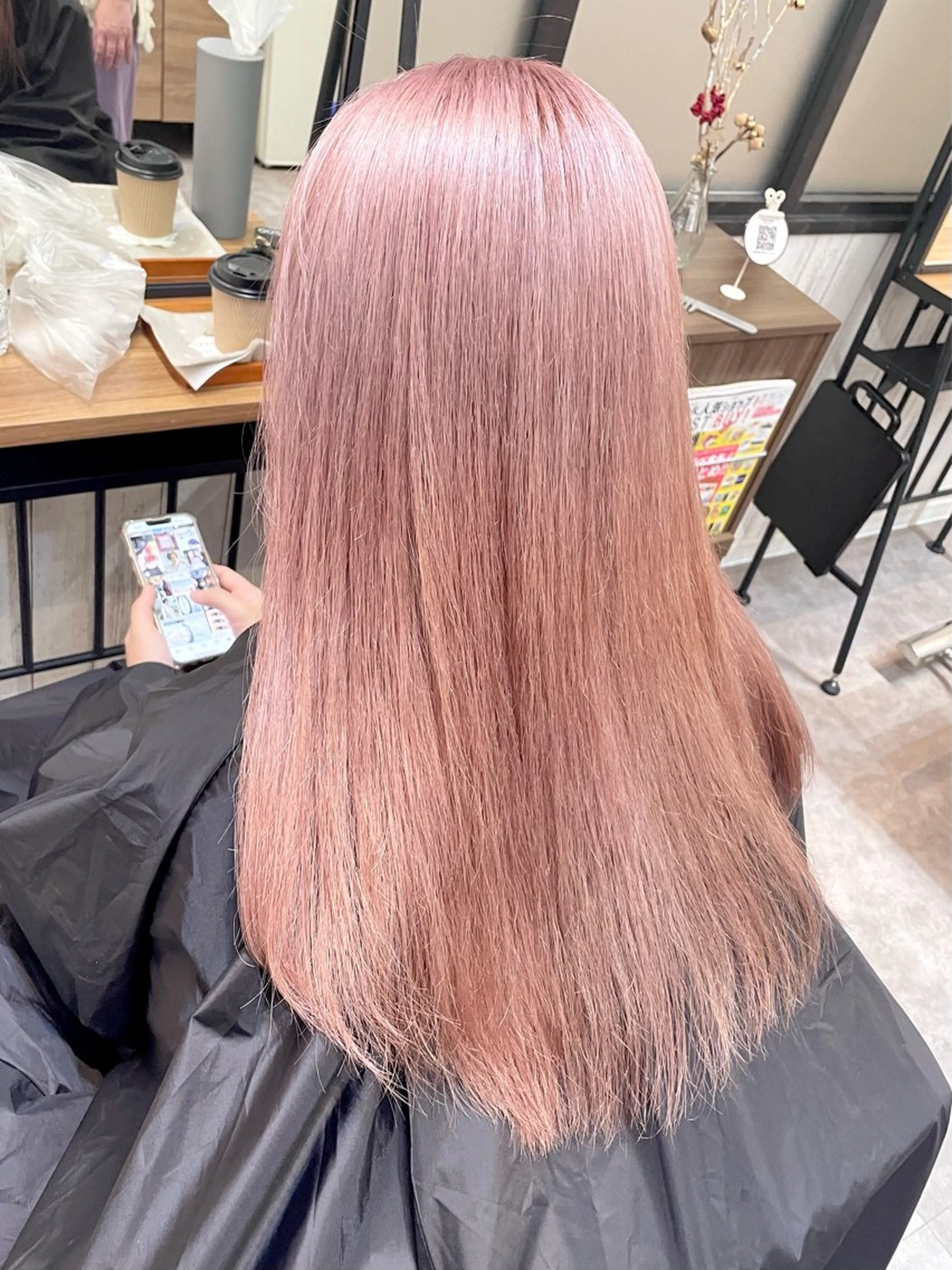 ロング カット ヘアカラー ブリーチ特化🎖️ピ ンクカラー高橋さやかのヘアスタイル