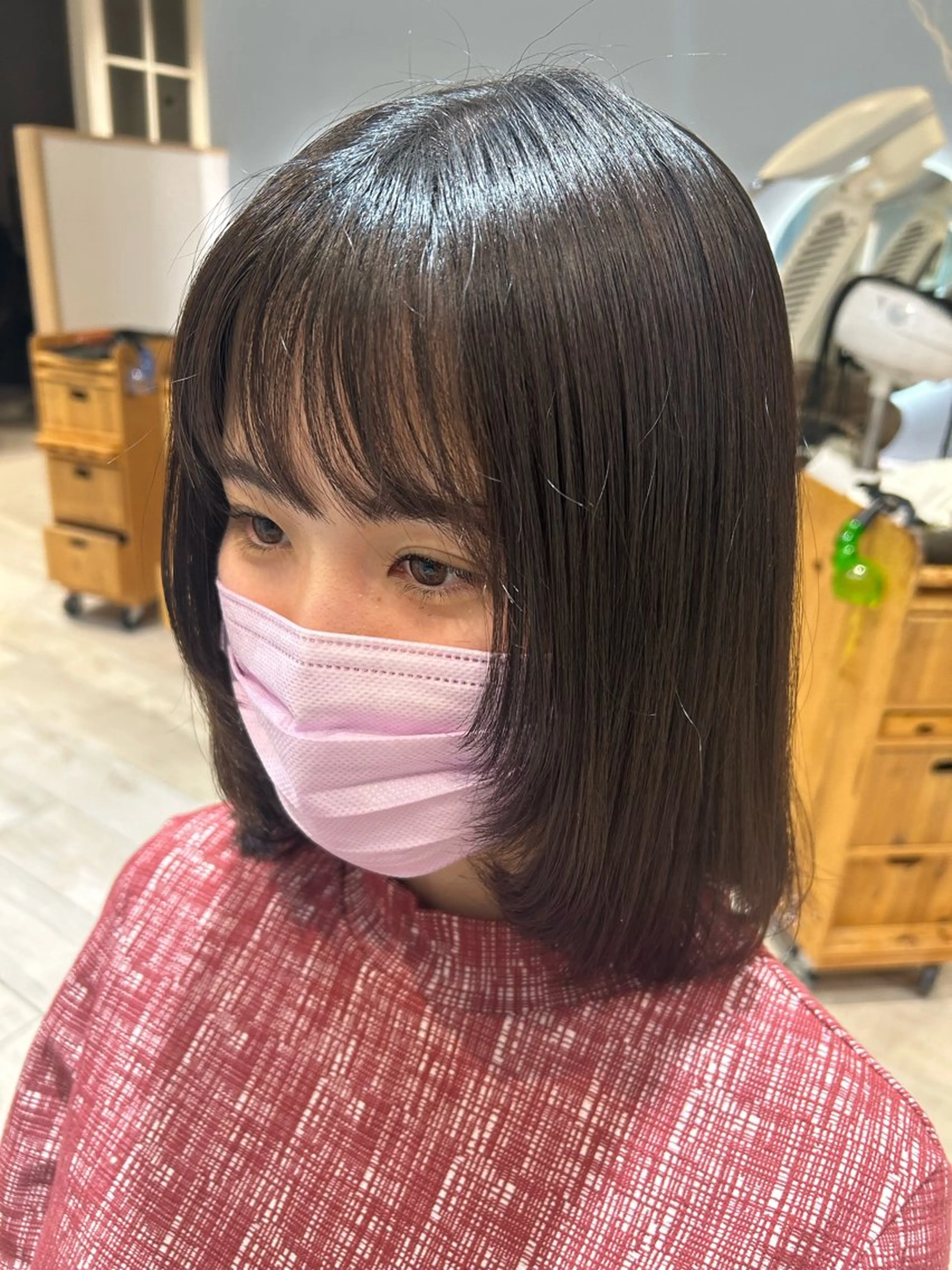 ミディアム 顔まわりレイヤー 顔周りカット レイヤーカット 大川 夏実のヘアスタイル