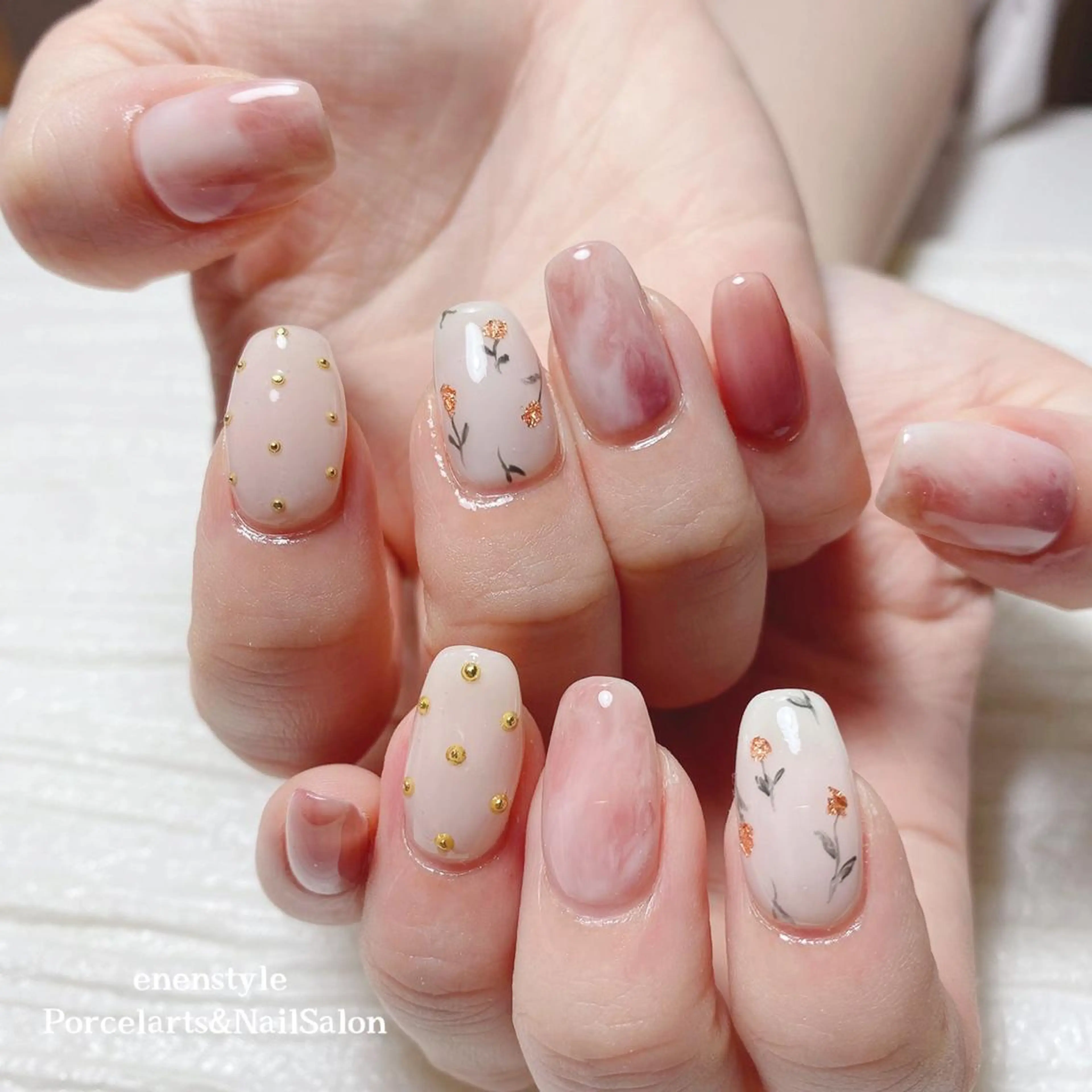 ミディアム ネイル 👑enen style👑のネイルデザイン