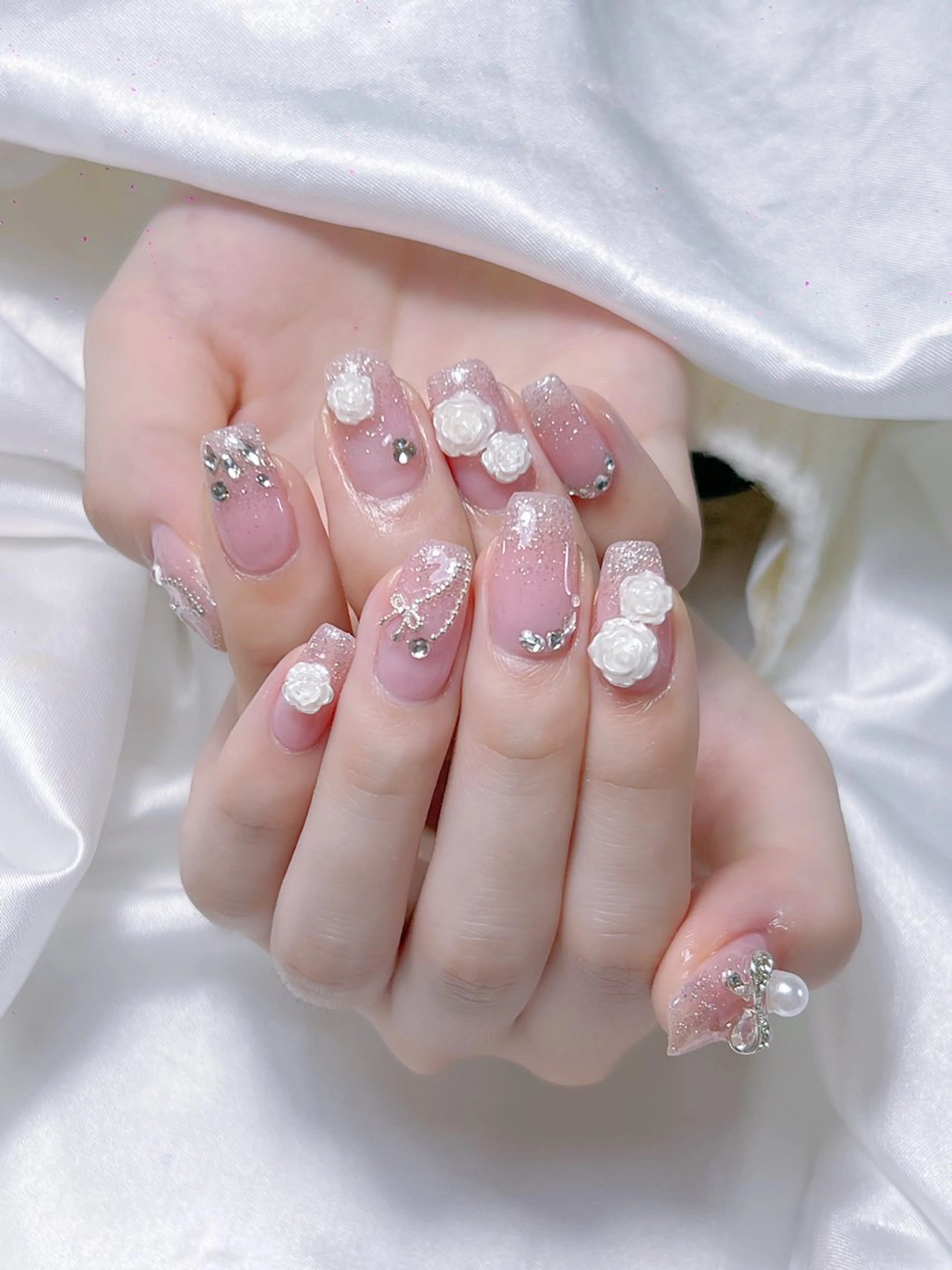ネイル LEELA NAIL STUDIO所属・LEELA NAIL STUDIOのネイルデザイン