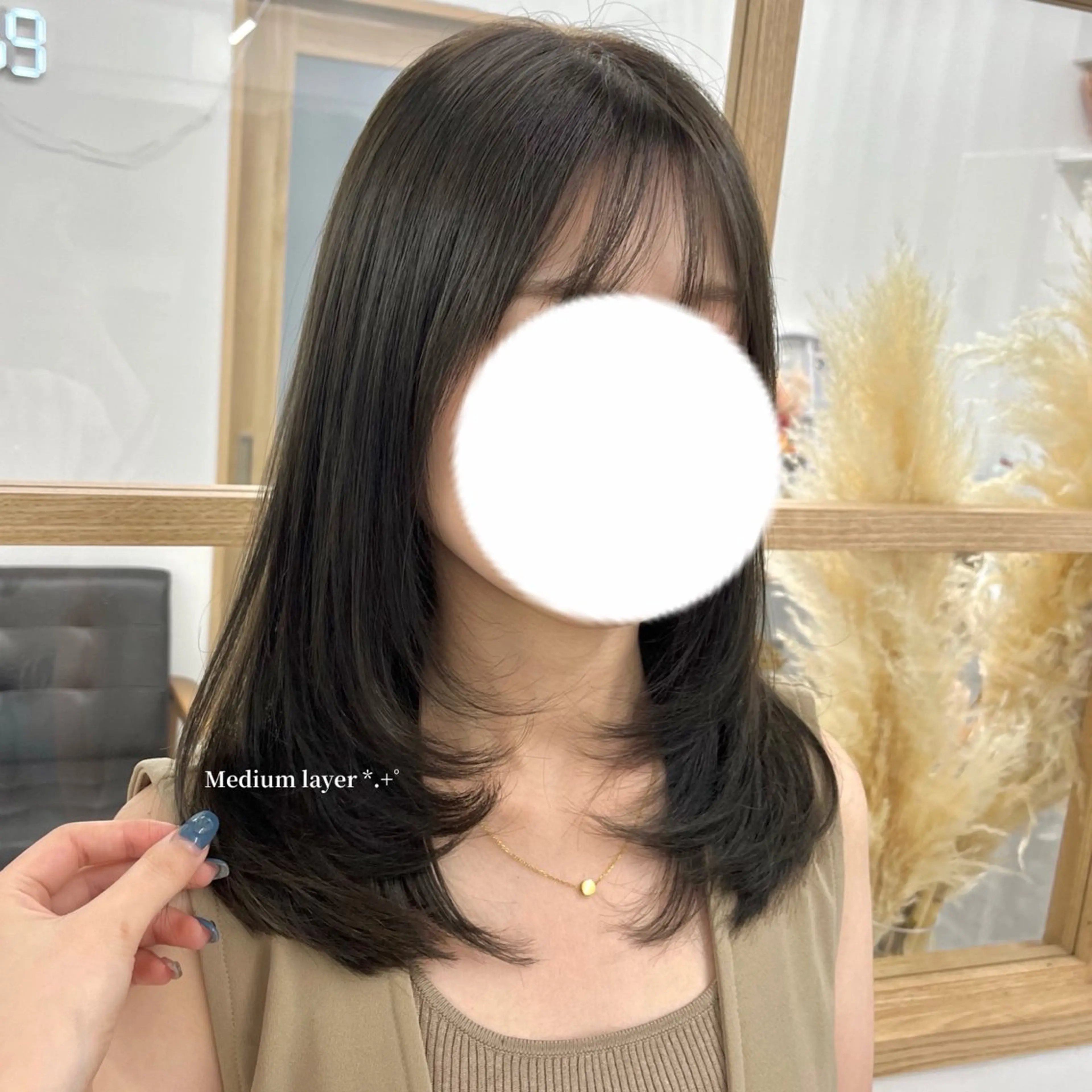 ミディアム カラー 柔らかオリーブ🌿 HIMARI🌻のヘアスタイル