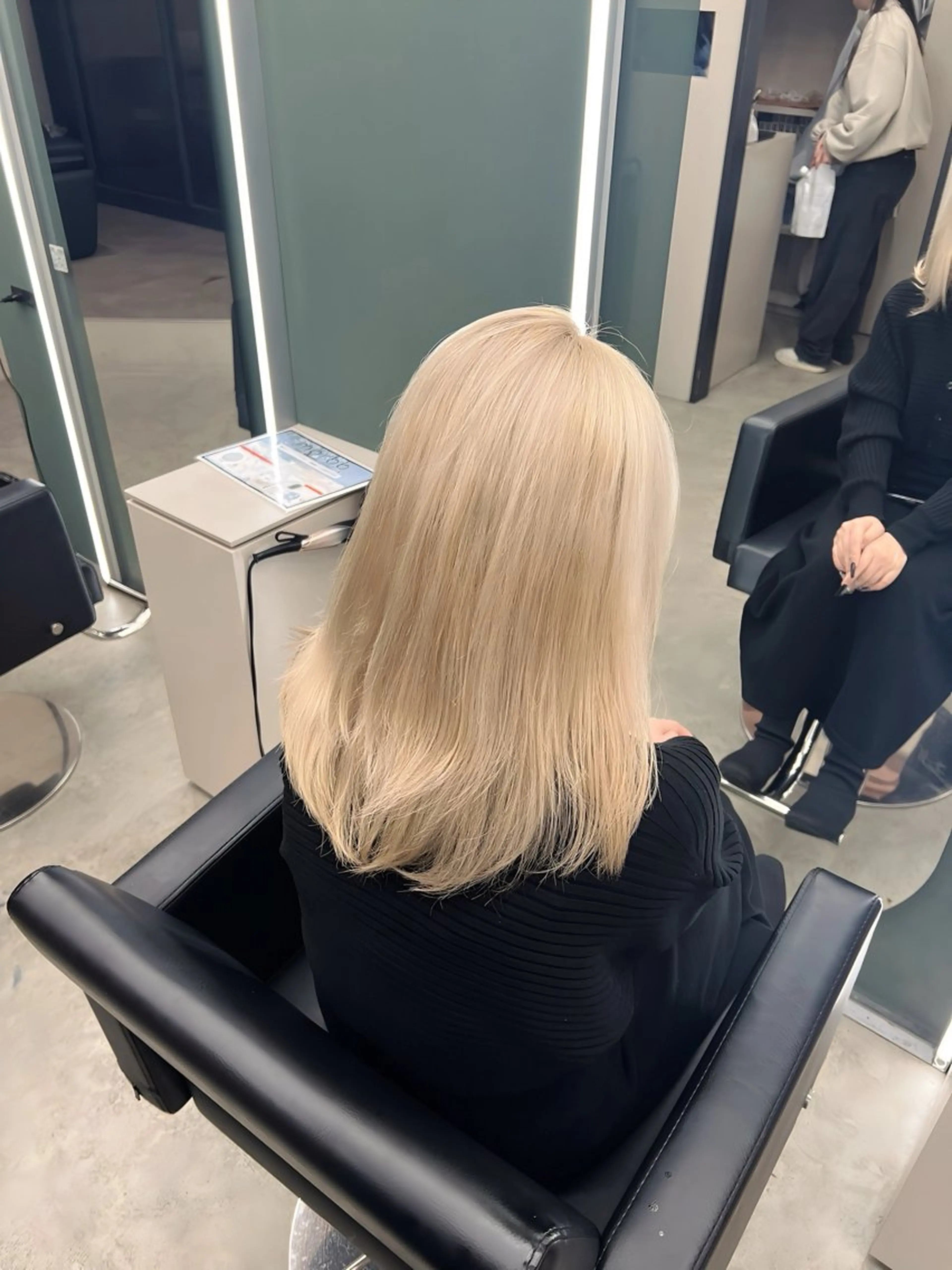 カラー ブロンド 今が1番似合う自分に /志音のヘアスタイル