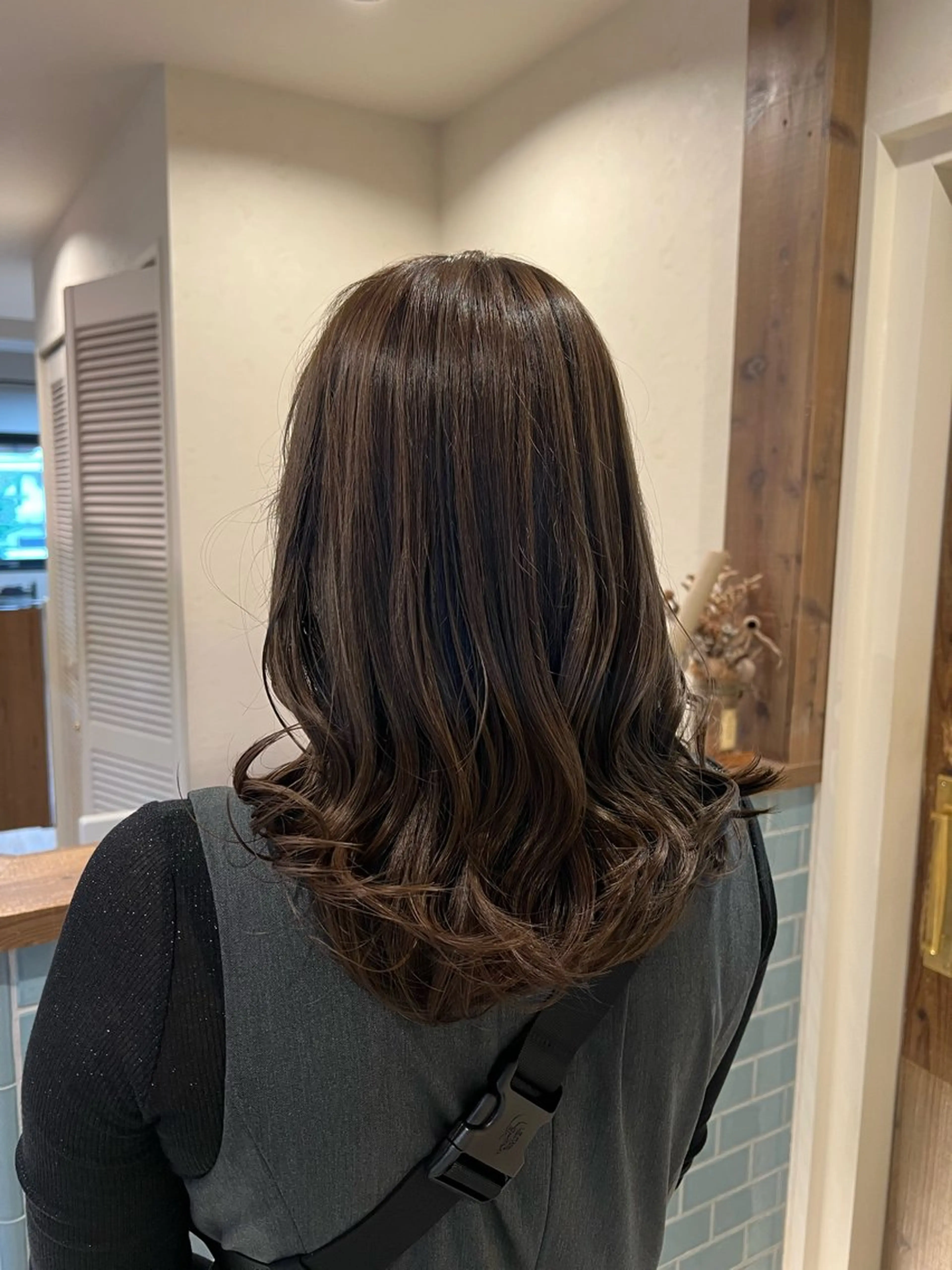 セミロング カラー 透明感カラー グレージュ ヘアカラー トリートメント 工藤 梨花のヘアスタイル