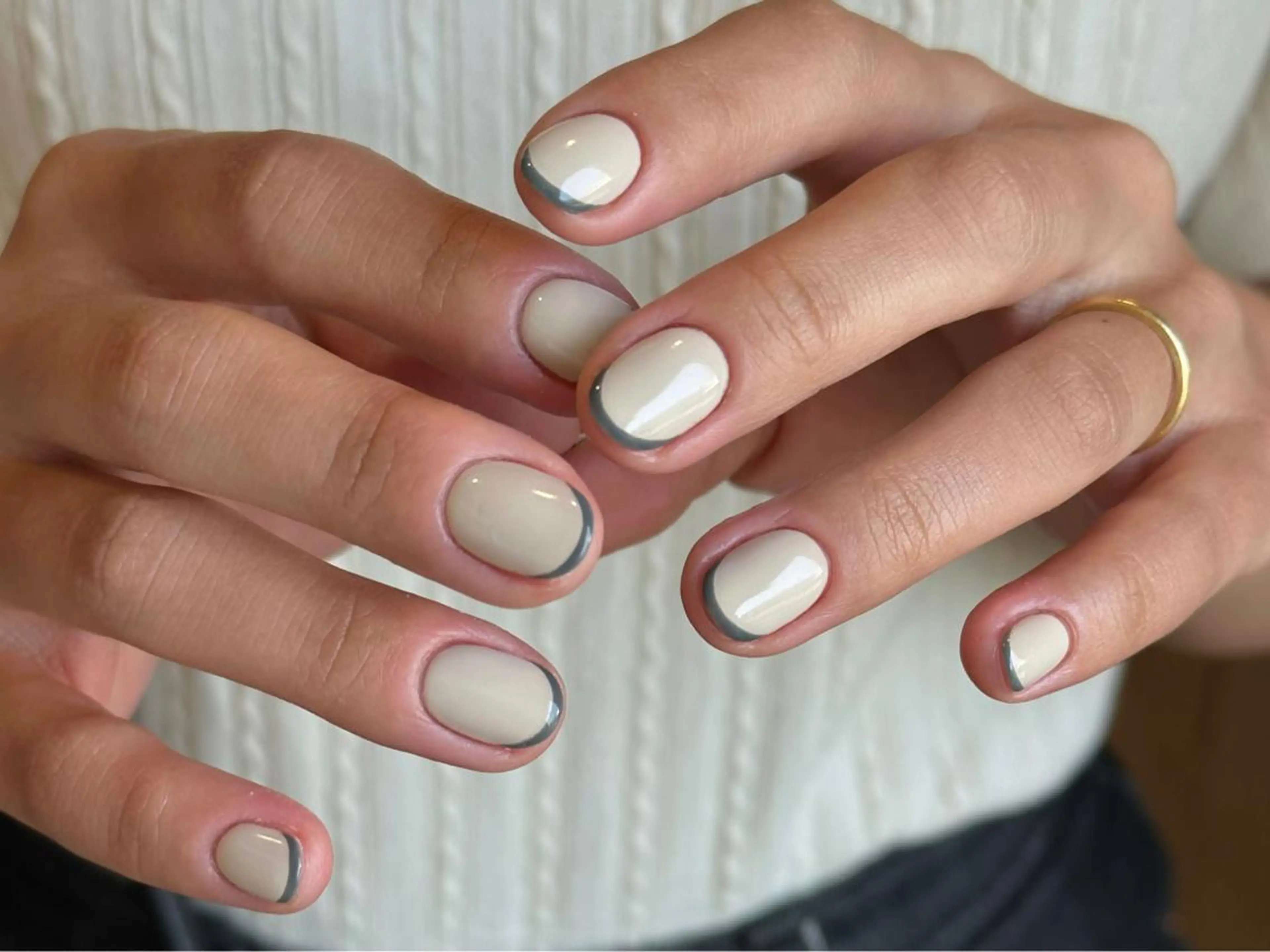 【French】🌻オフ有🌻初回オフ無料🌻2回目来店以降オフ+1000円🌻ベースとフレンチカラー選べます🫶の写真