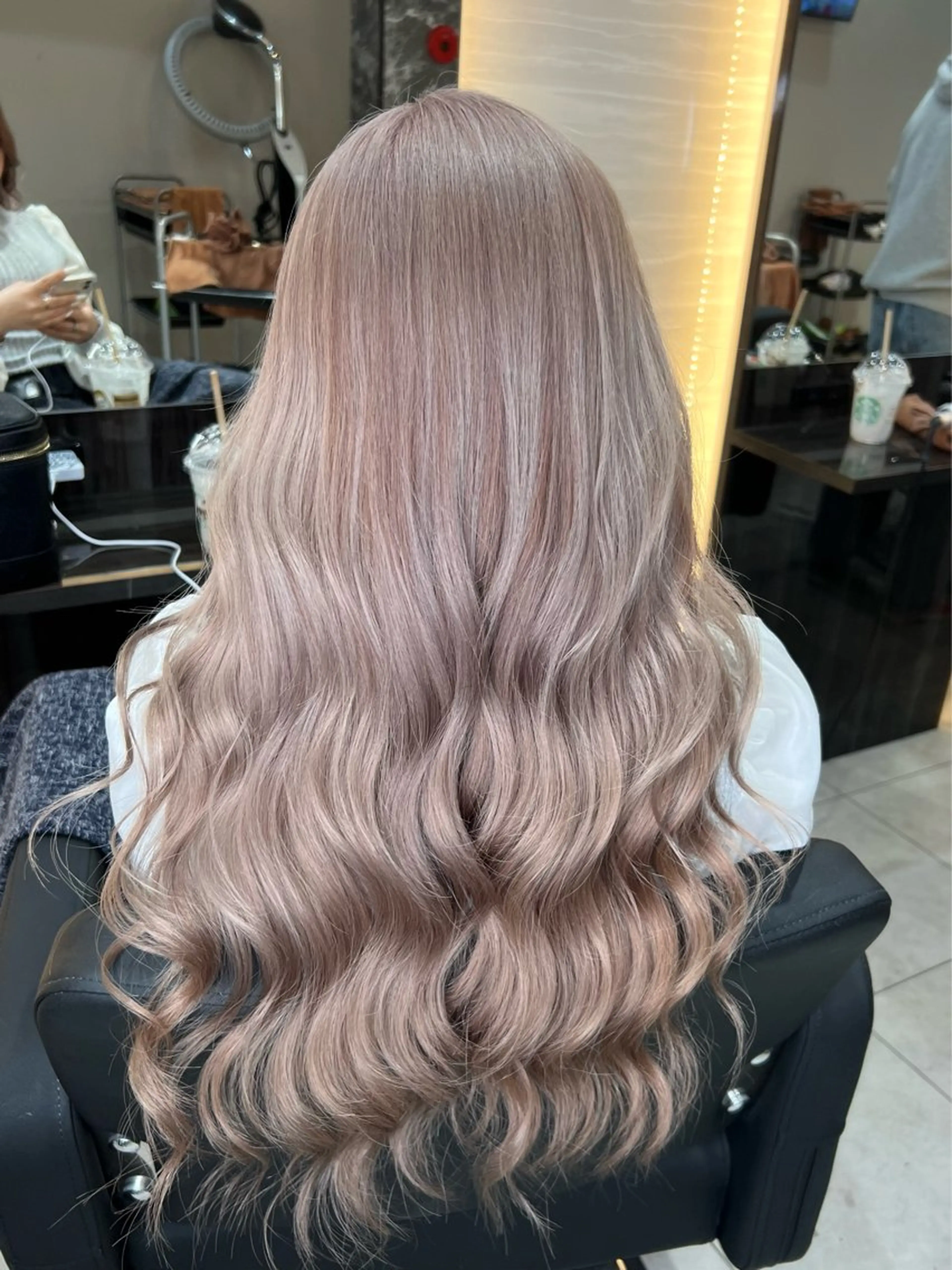 ロング ヘアカラー トリートメント 🌈カラー特化 ハイトーンけいと🌈のヘアスタイル