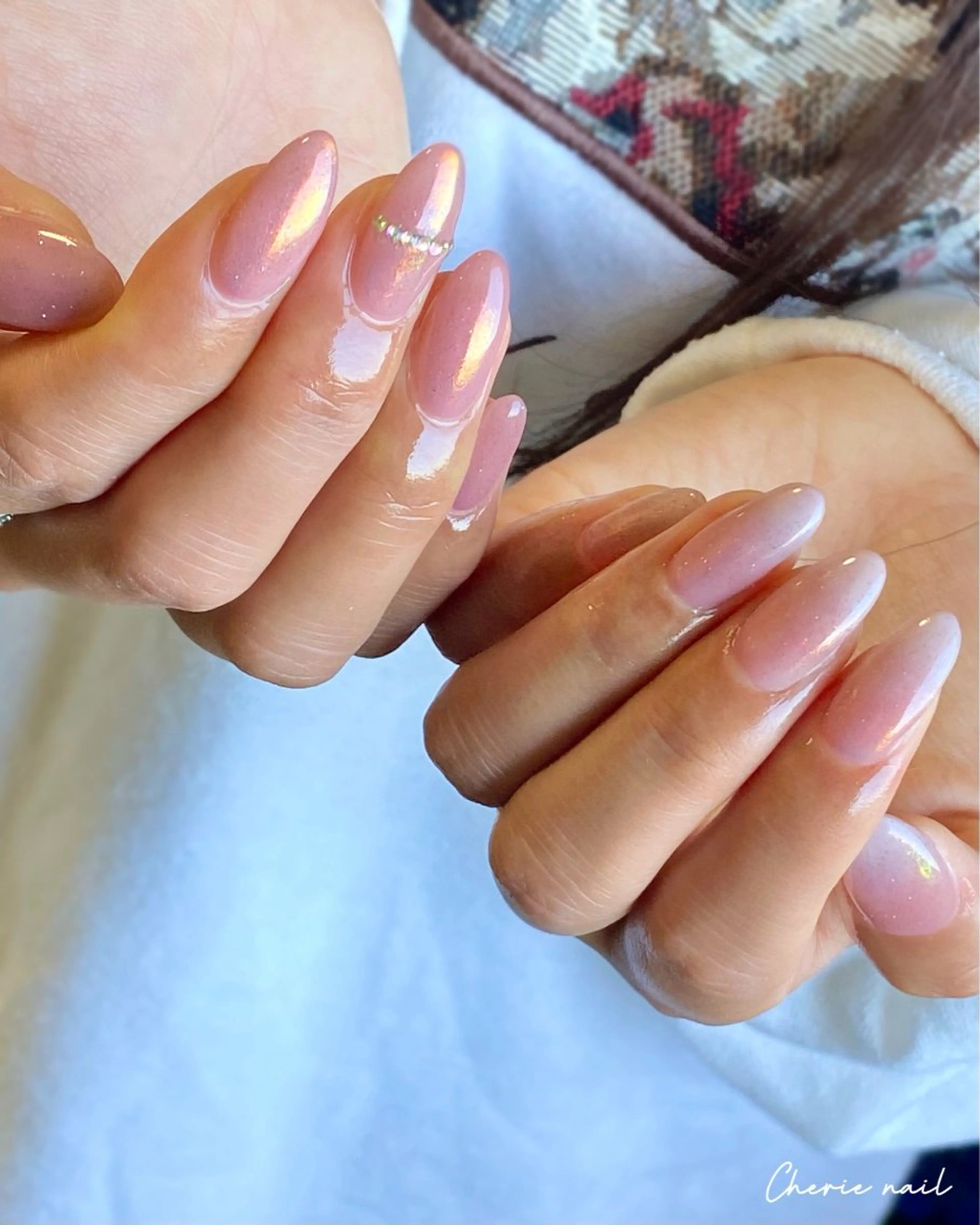 ネイル オーロラネイル ジェルネイル グラデーション オフィスネイル ピンク Cherienail yunaのネイルデザイン