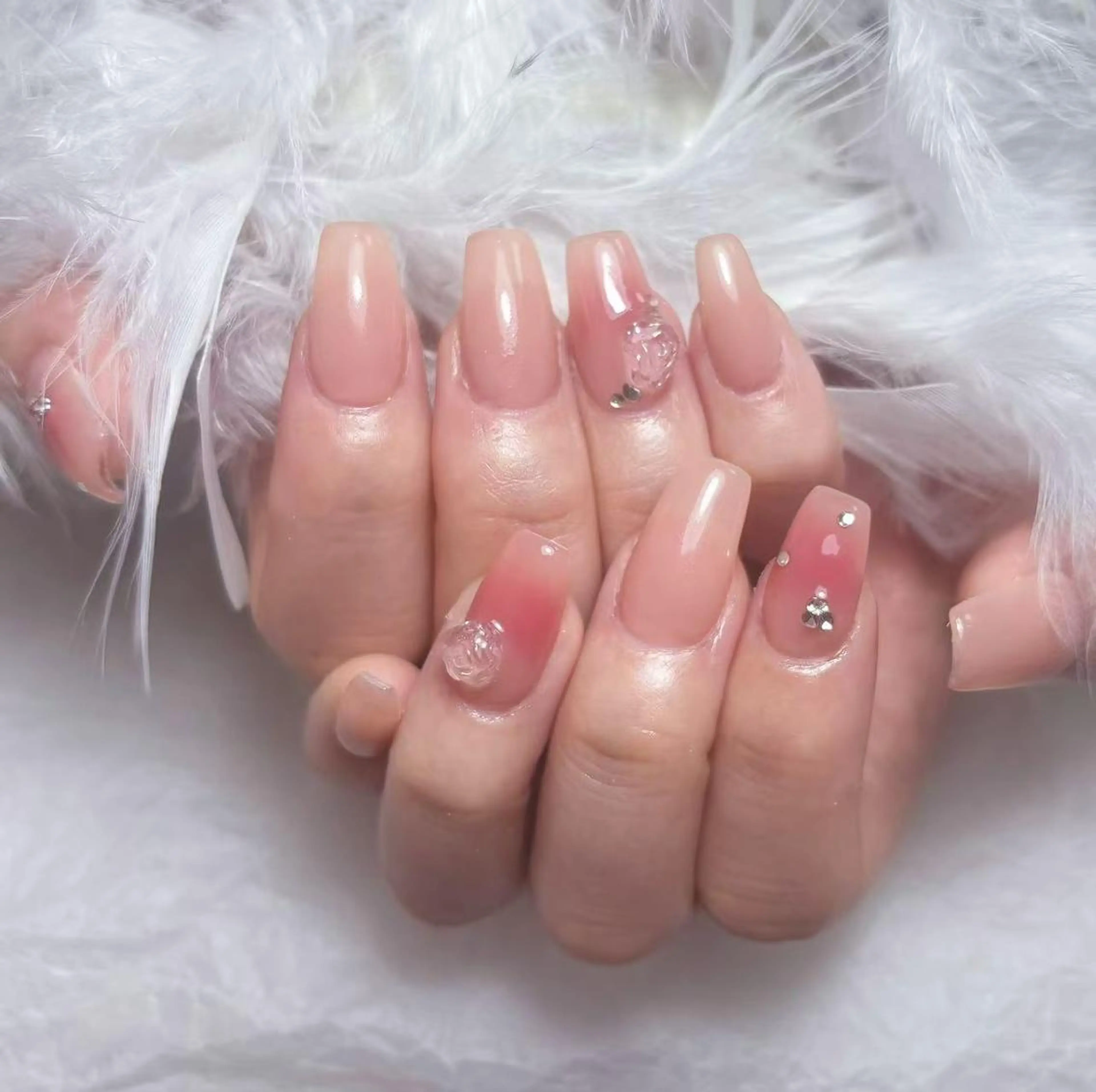 ネイル アートネイル オーロラネイル フラッシュネイル ガーリー キラキラネイル リナ 💅のネイルデザイン