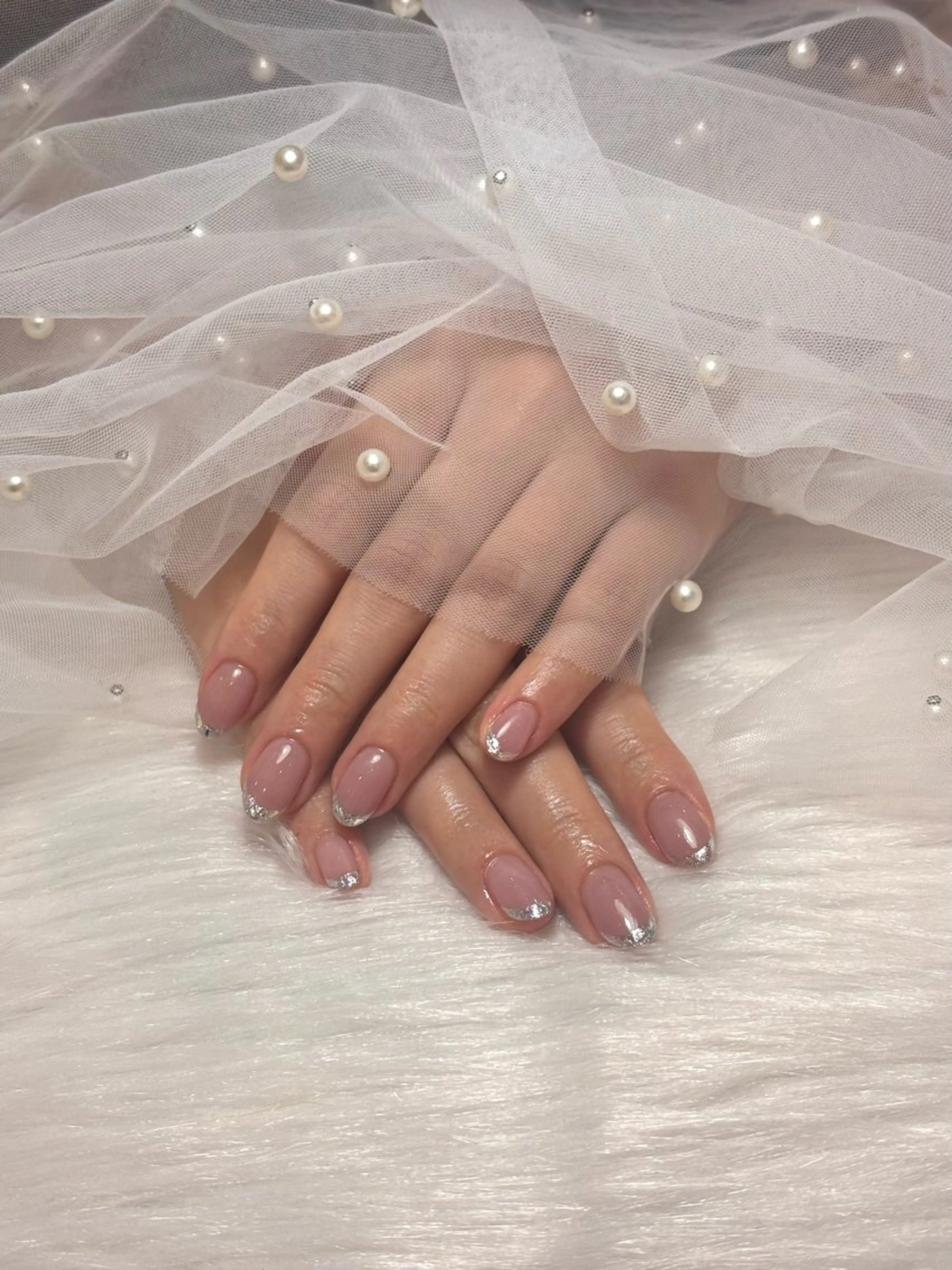 ネイル フレンチネイル ラメ(グリッター) シンプルネイル 春ネイル ハンドネイル kokomi 🧸のネイルデザイン