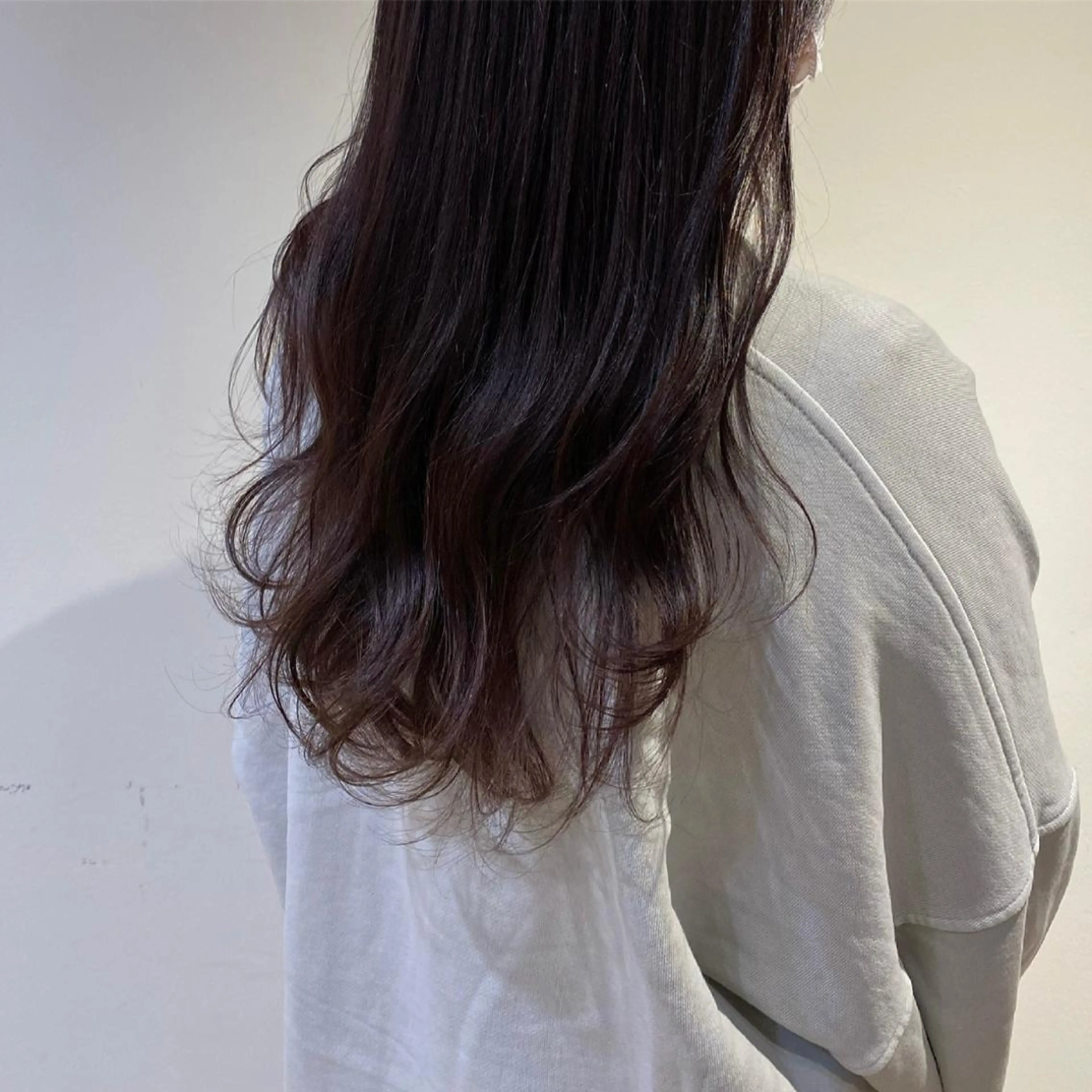 ミディアム カラー ブラウンカラー ピンクカラー io濱川 遥のヘアスタイル