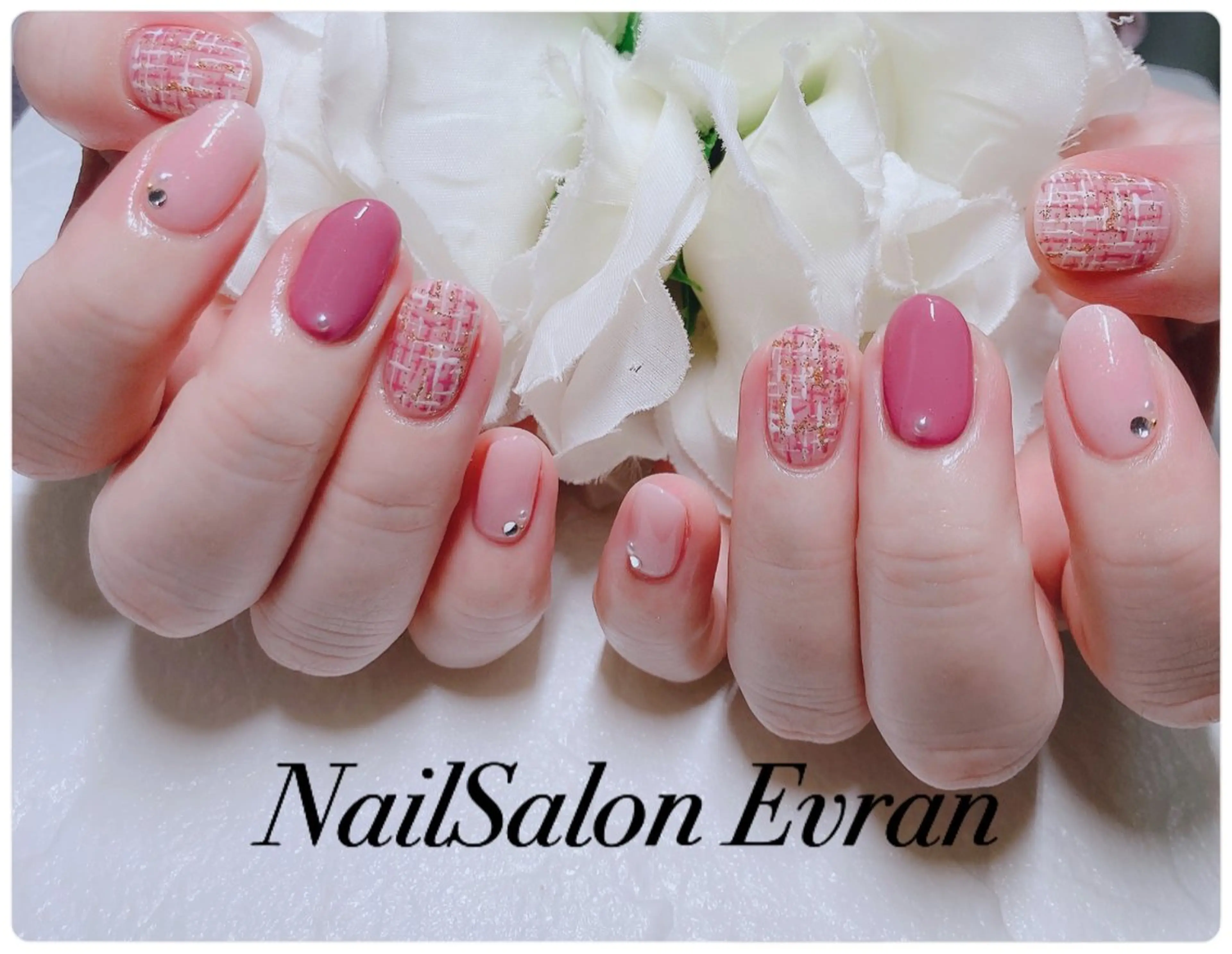 ネイル アートネイル フレンチネイル マグネットネイル 持ち込み ニュアンスネイル ハンドネイル Nail salon Evranのネイルデザイン