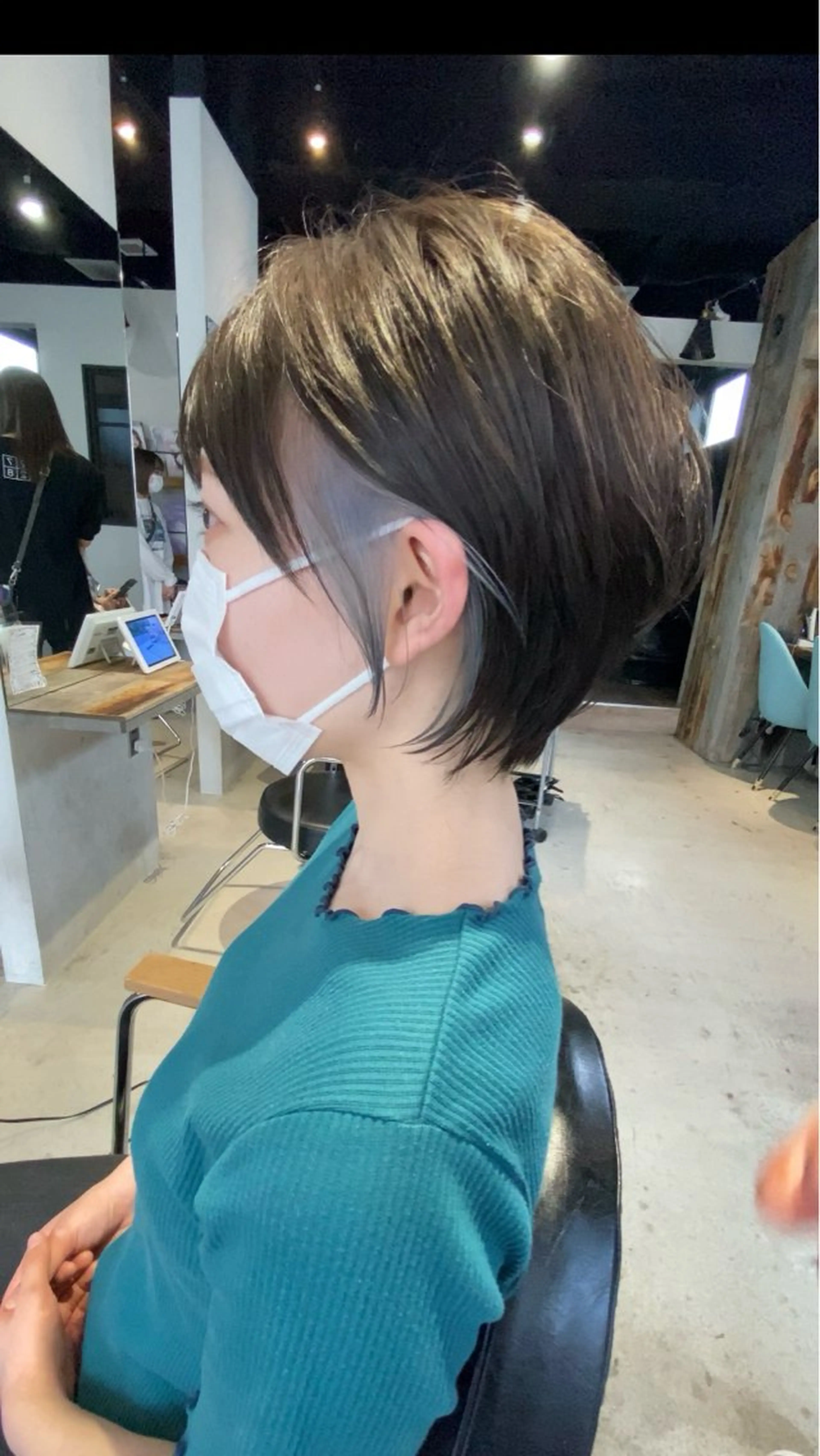 ショート カラー レイヤーカット/前髪 顔まわり/大田哲也のヘアスタイル