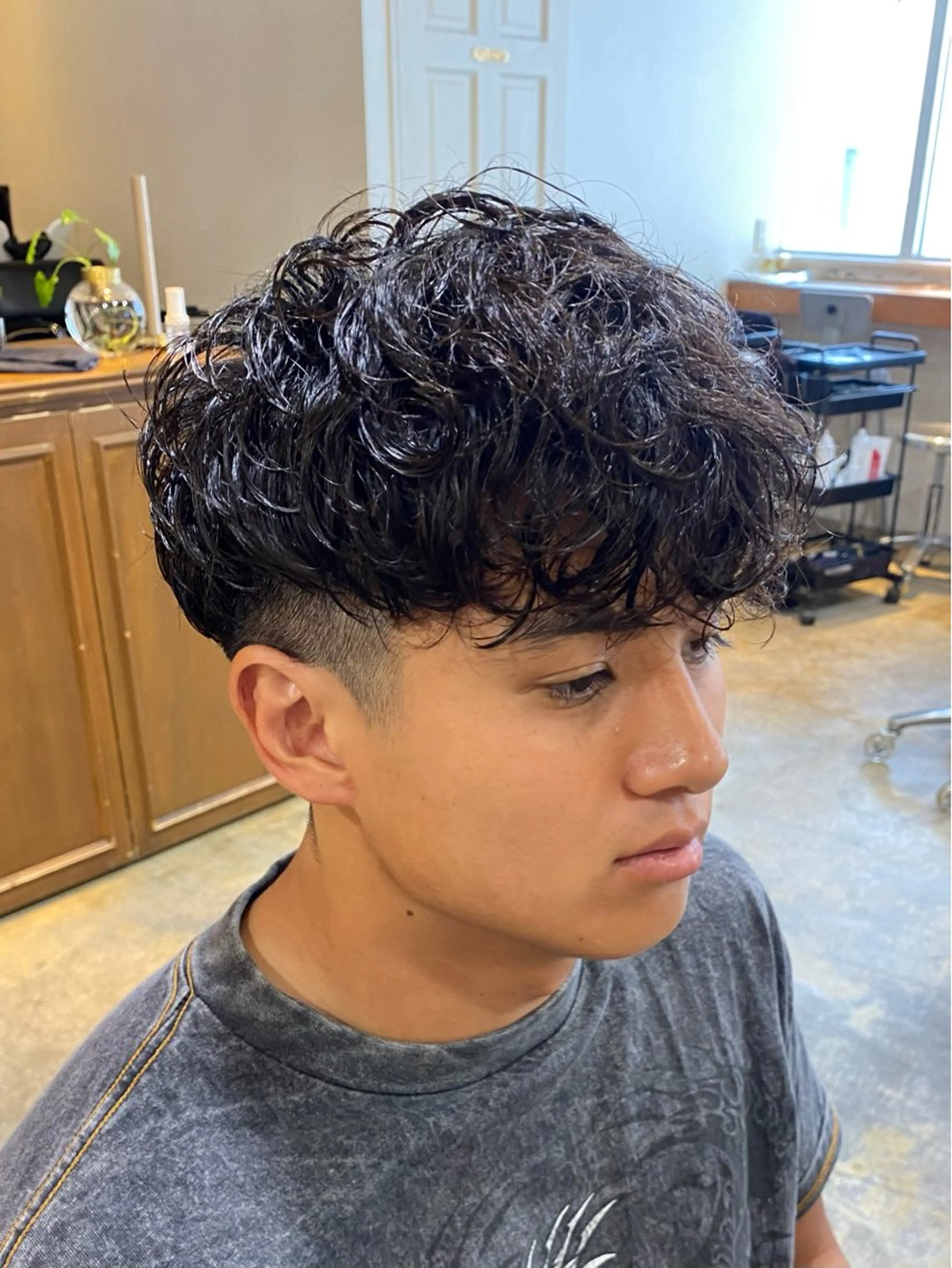 ショート パーマ メンズ レイヤーボブ/ 艶カラー/サナ🌼のヘアスタイル