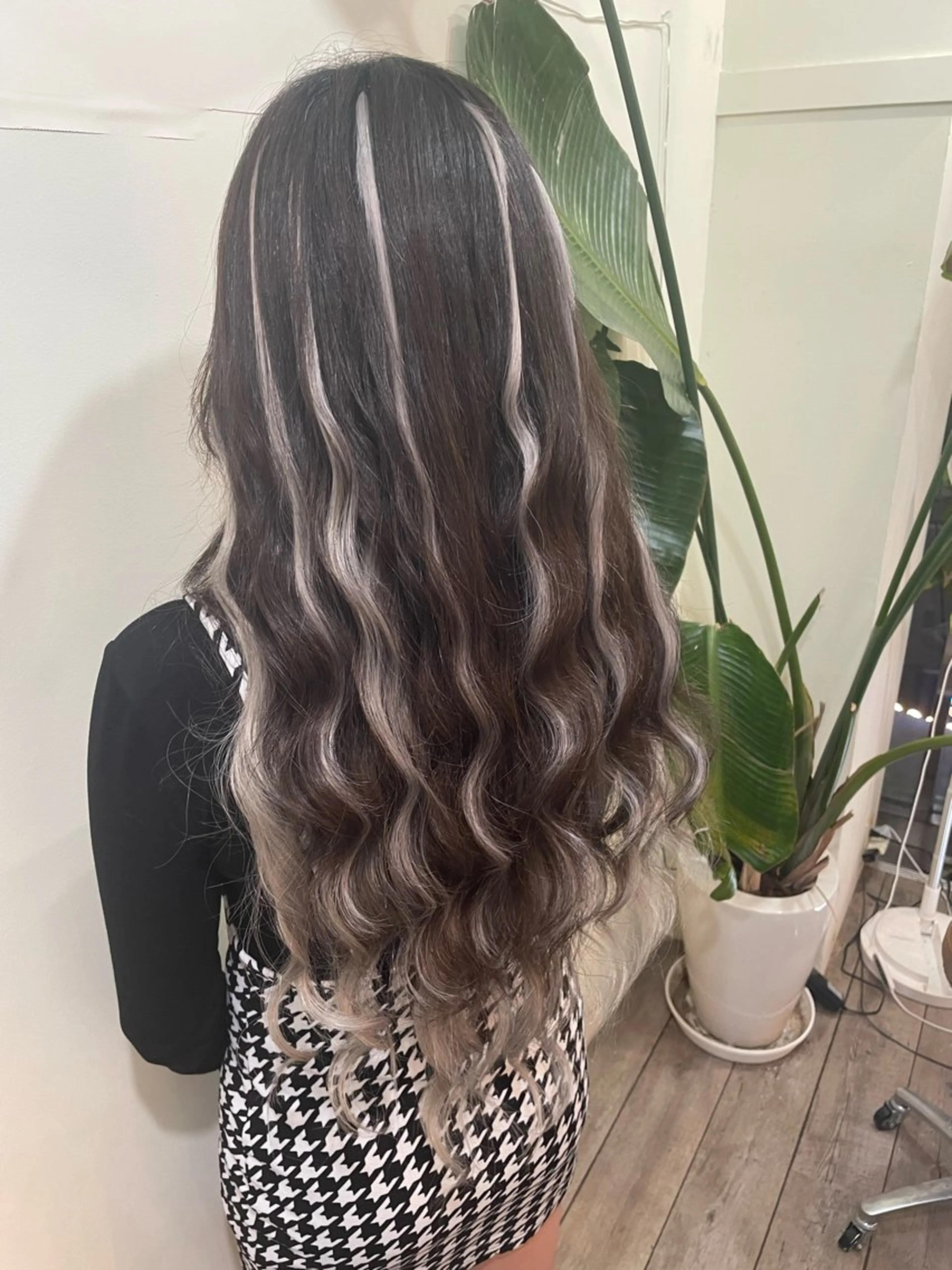 ロング カラー エクステ ヘアカラー エクステ WEST OLAND加藤圭介のヘアスタイル