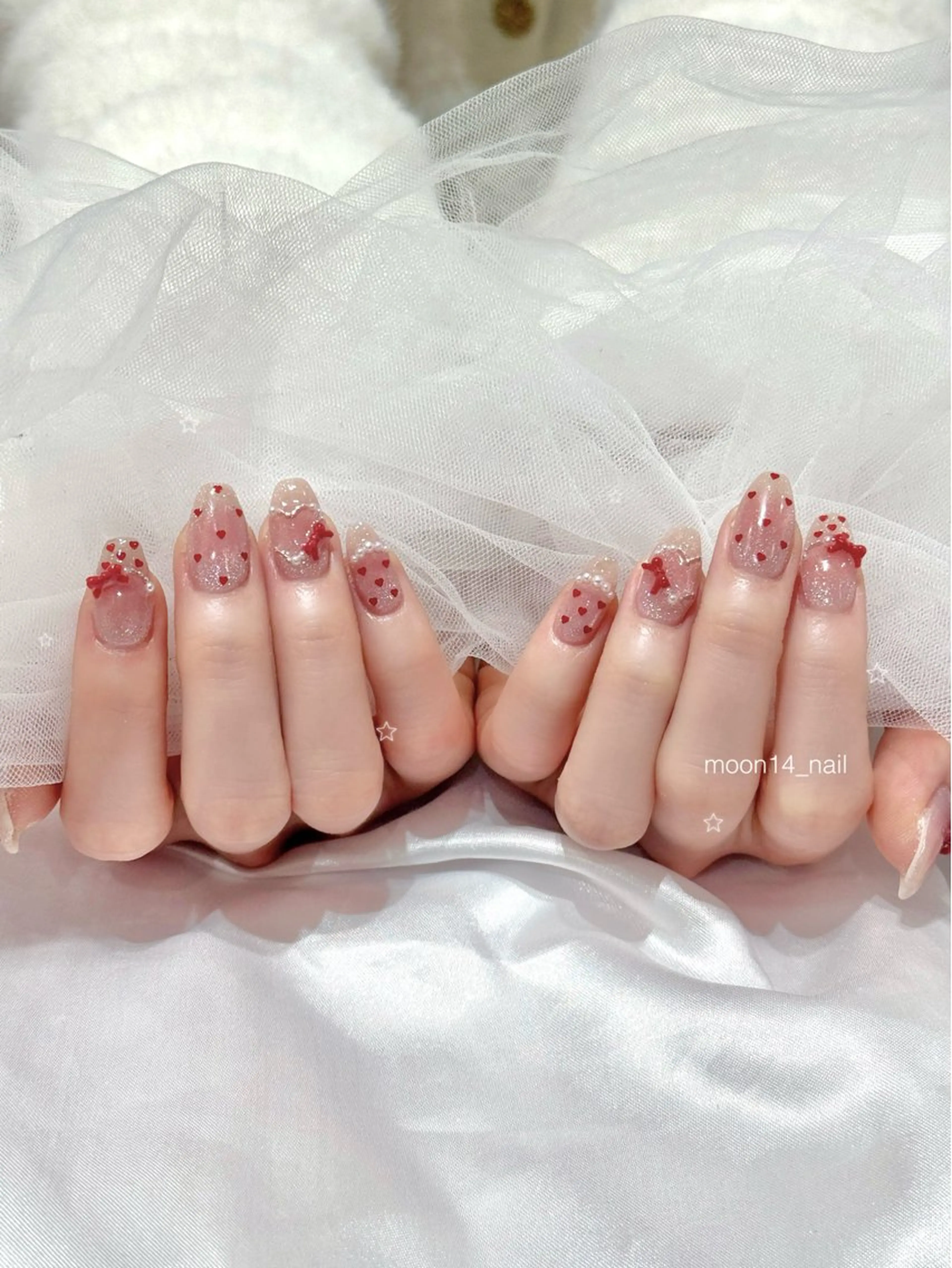 ネイル チークネイル ジェルネイル マグネットネイル パラジェル 赤色 natsuki 💫のネイルデザイン