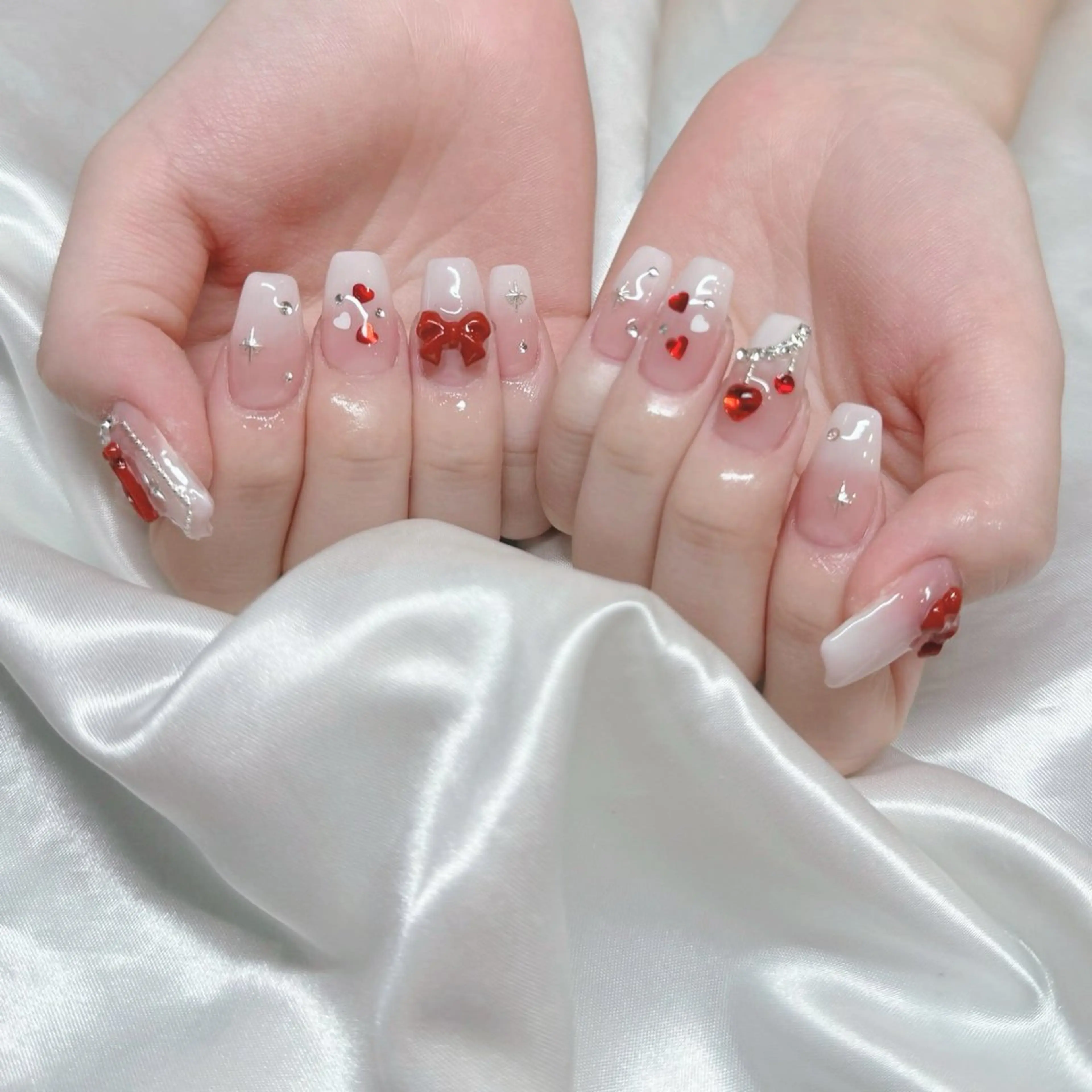 ネイル ホワイト 冬ネイル クリスマス ハンドネイル Nail lieNのネイルデザイン