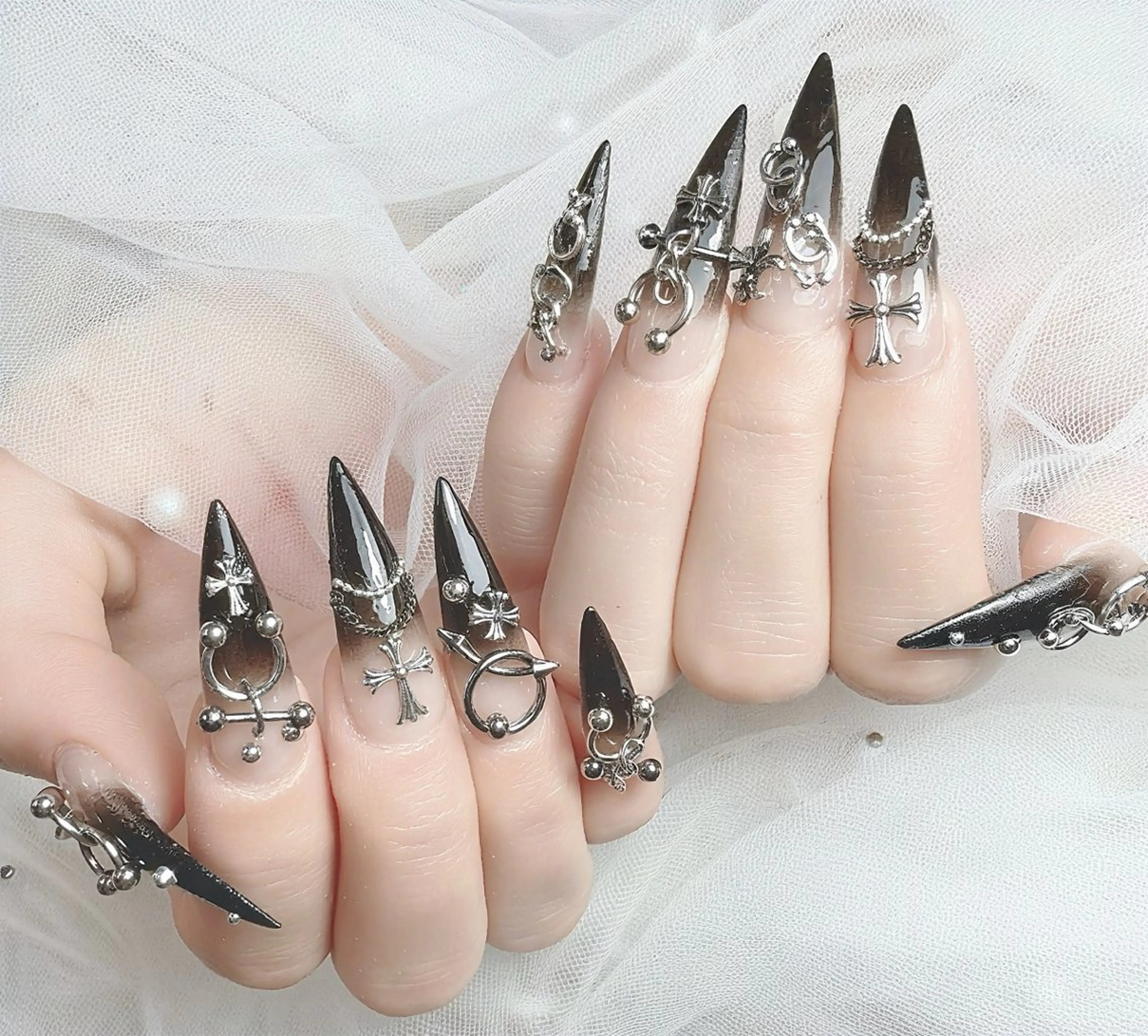 ネイル グラデーション ハンドネイル ハンドケア Gote Kawa nail salonのネイルデザイン