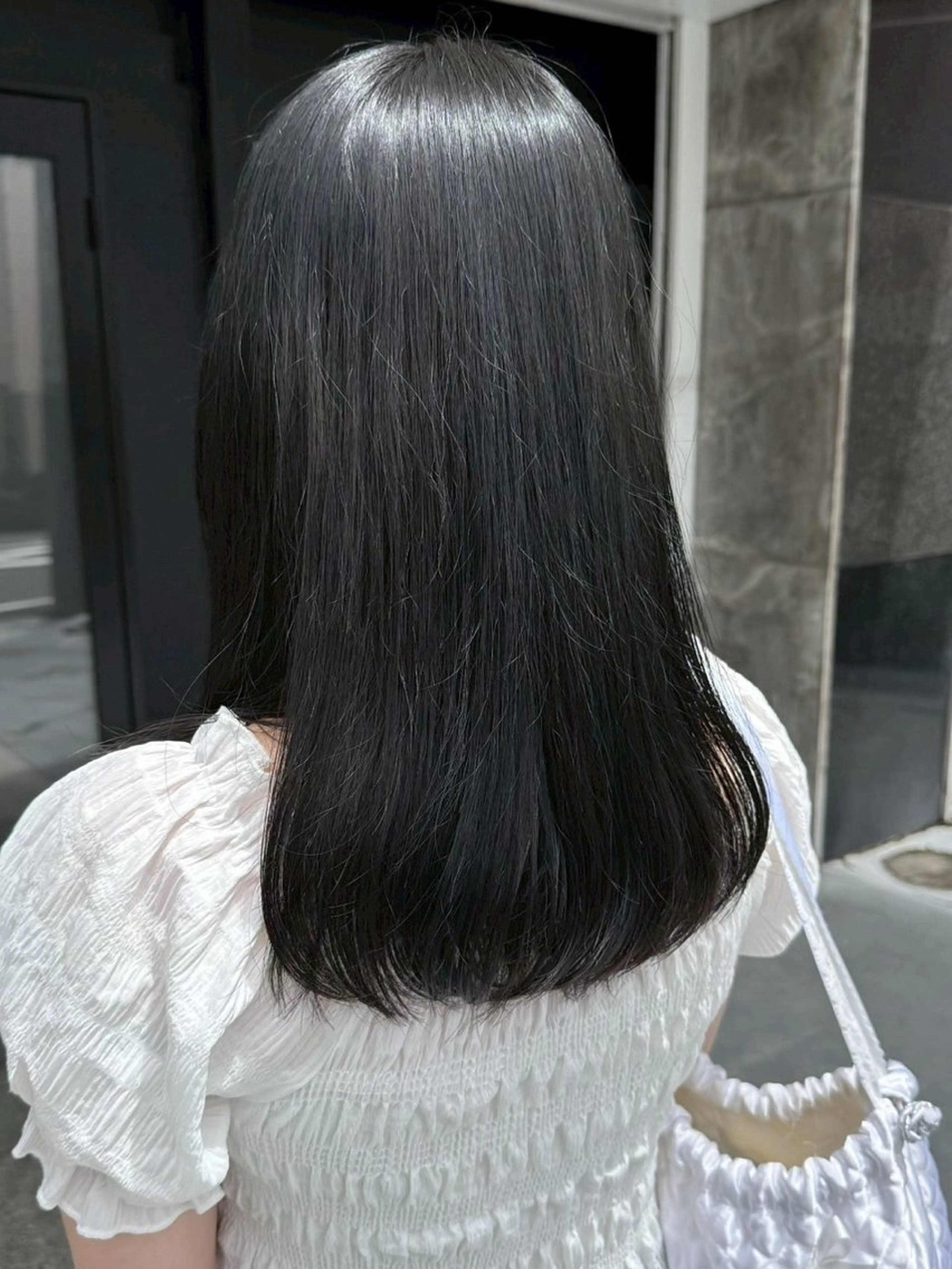 セミロング カラー 黒髪 ブリーチ ブルーカラー ブルーブラック ブリーチなしカラー 透明感カラー/パーマ 🌀アオノのヘアスタイル