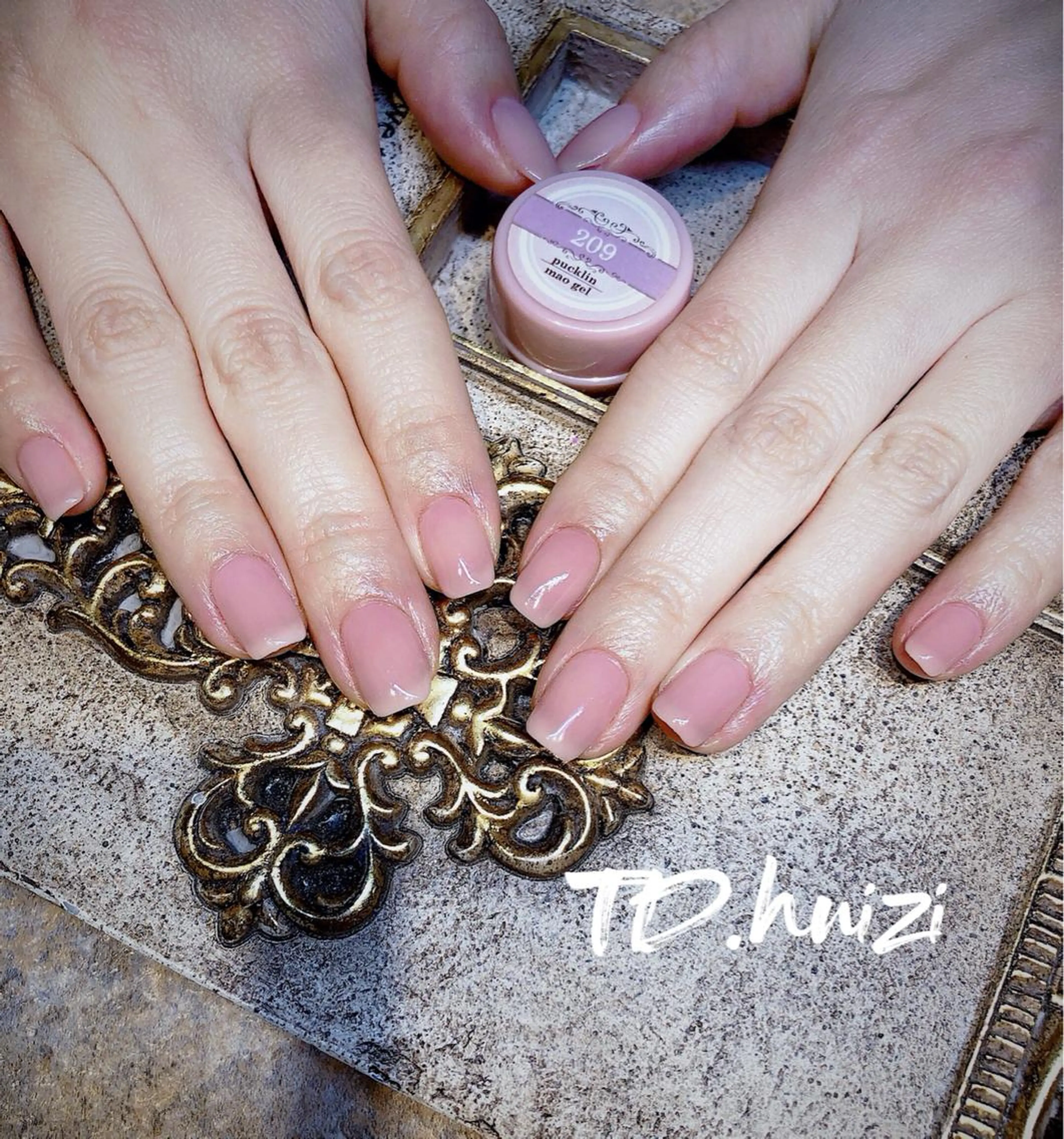 ミディアム ハンドネイル めぐみのネイルサロン スタッフ練習のネイルデザイン