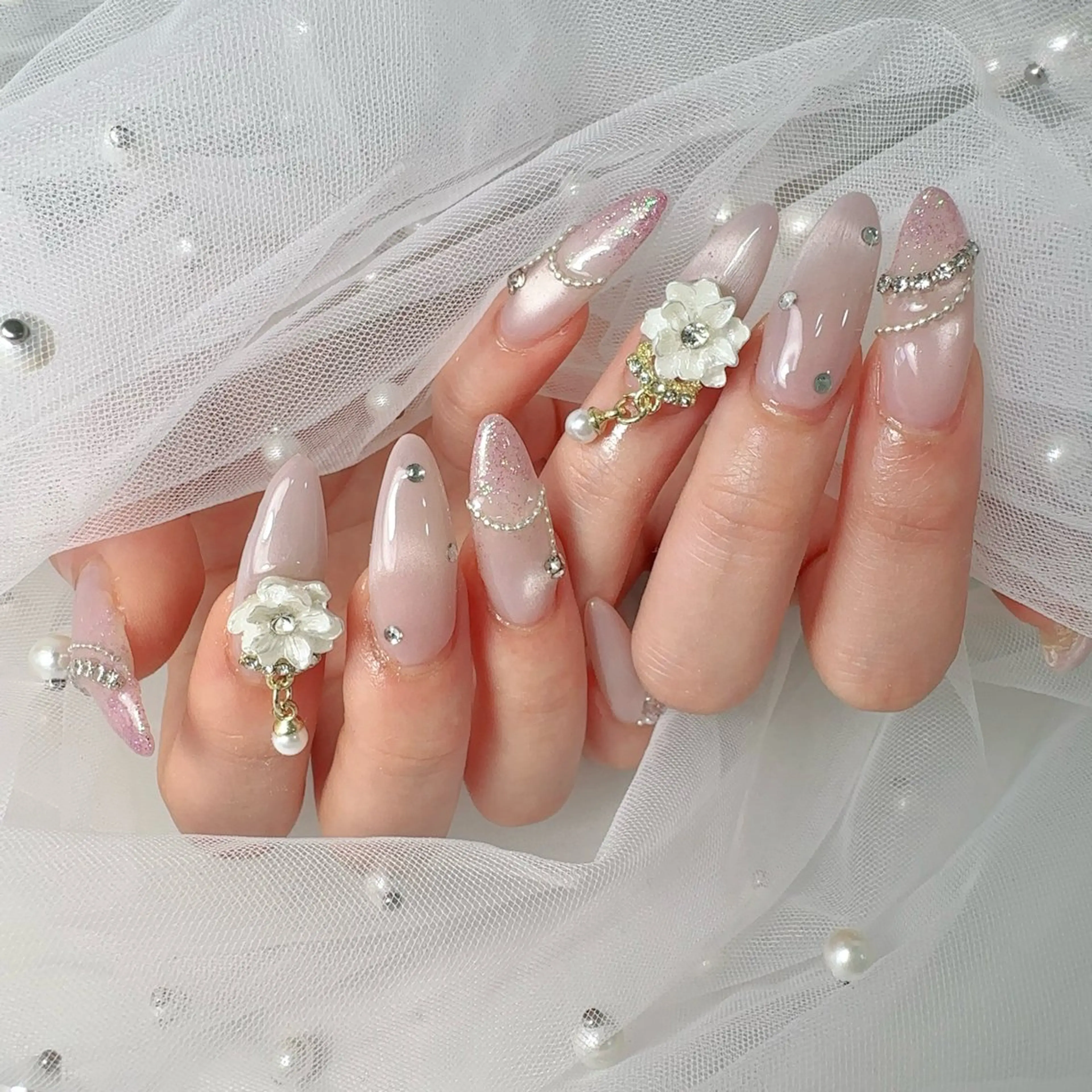 ロング ハンドネイル フットネイル ネイル&エステ asukaのネイルデザイン