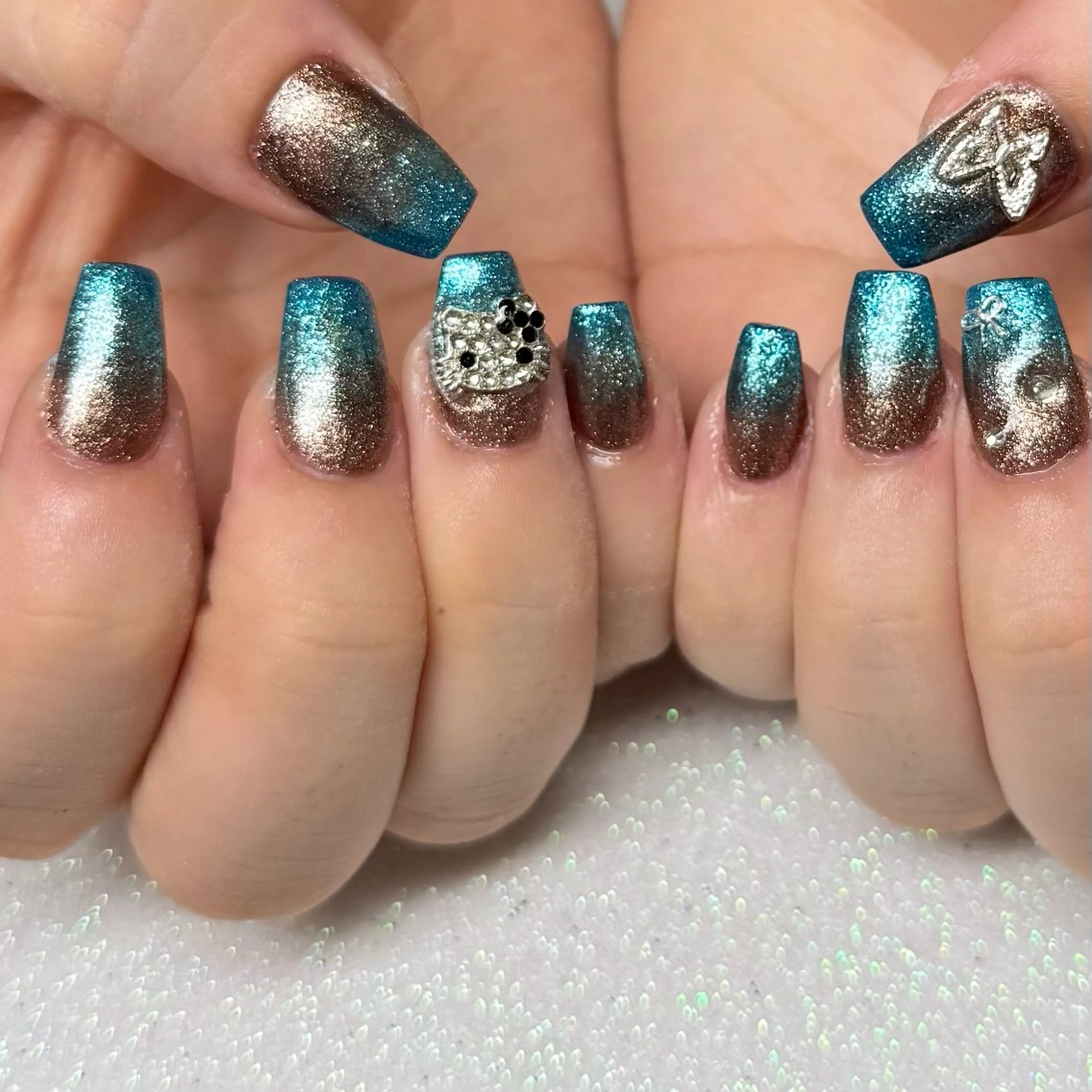 ネイル ハンドネイル VIERU 🌈🎀💖のネイルデザイン