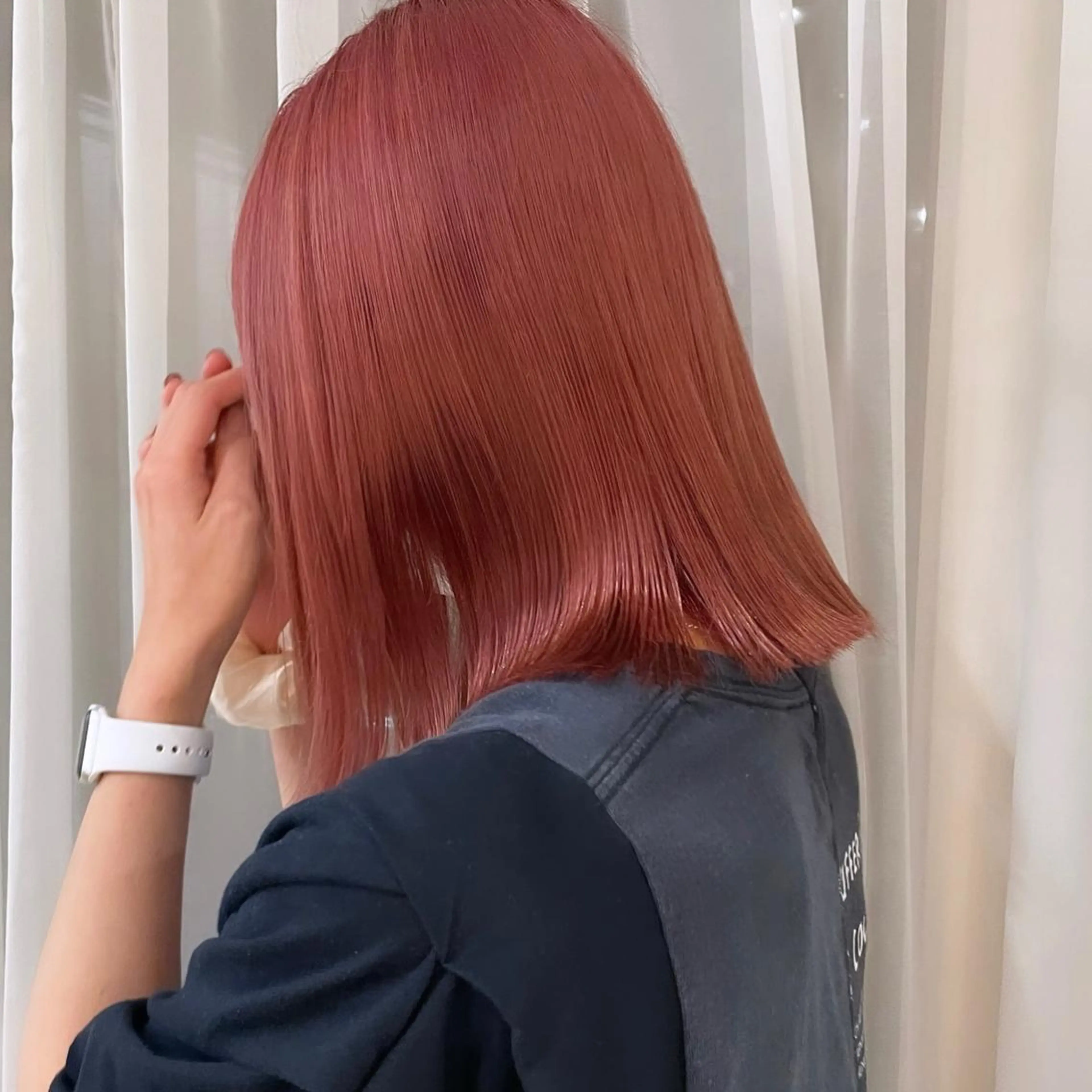 ミディアム カラー ブリーチ 濱本 新奈 / 髪質改善のヘアスタイル