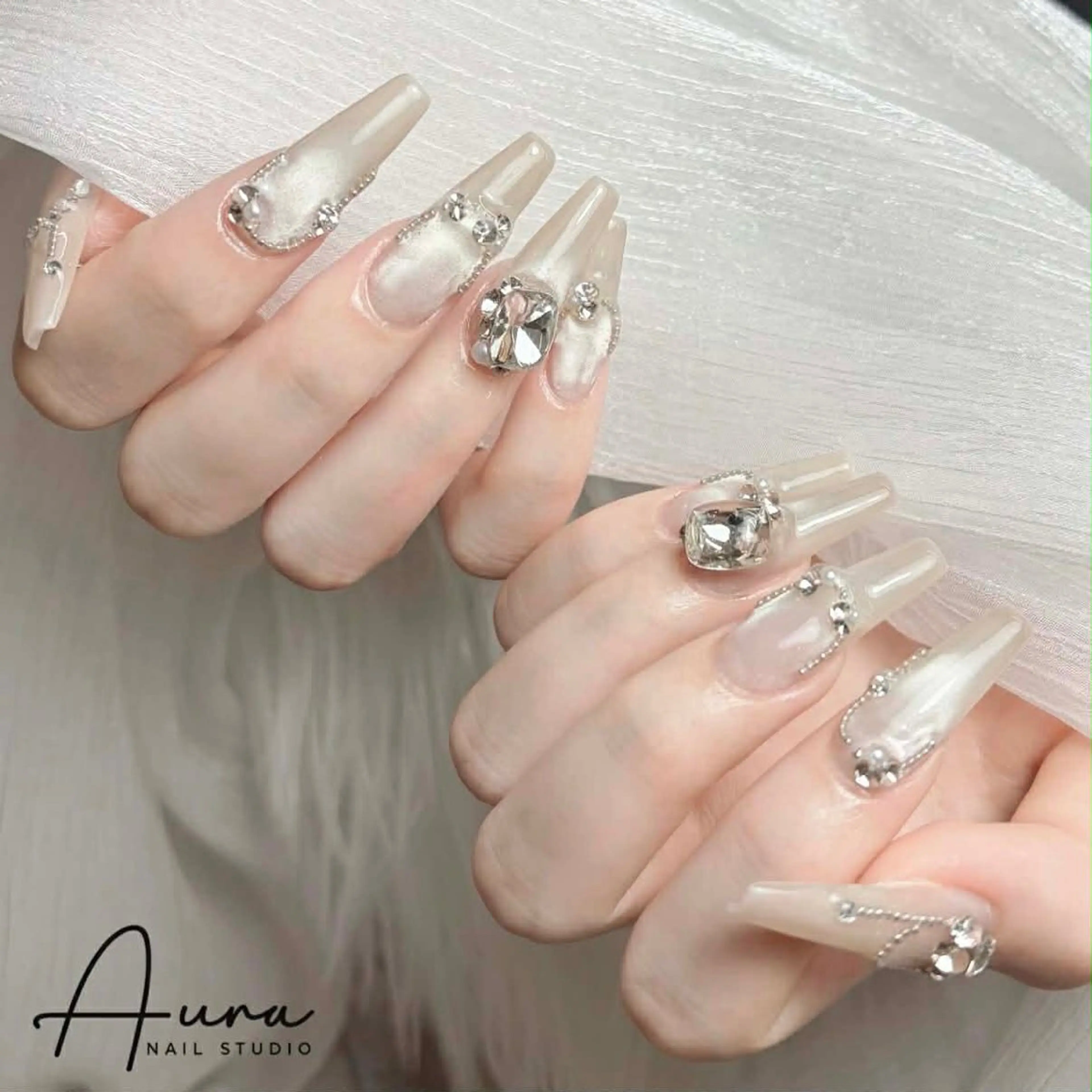 ネイル ハンドネイル Aura Nail Studioのネイルデザイン
