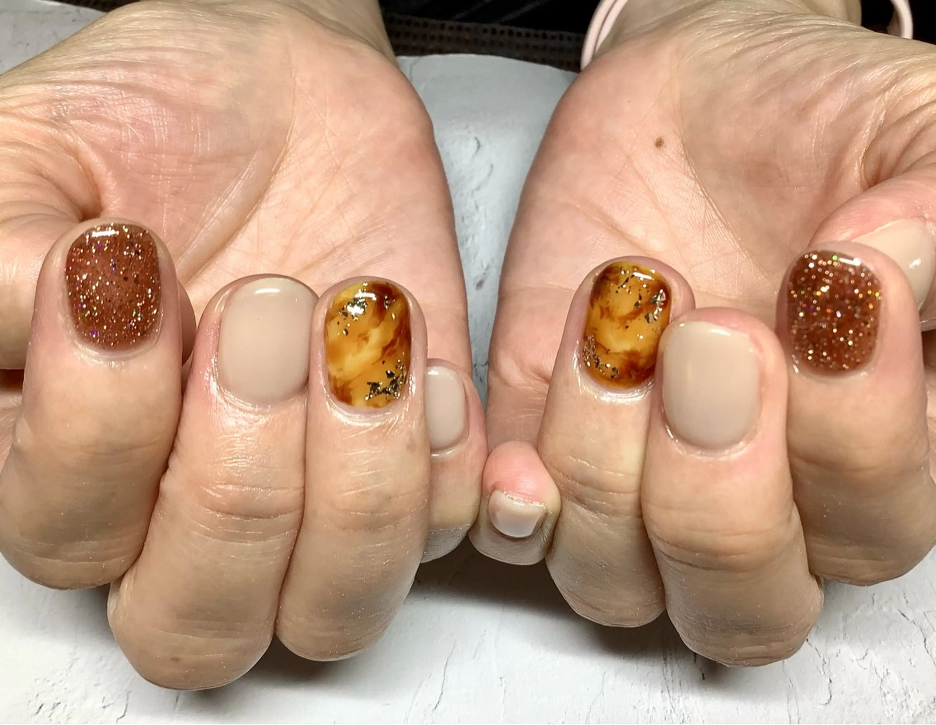 ネイル べっ甲ネイル シンプルネイル ✨ネイル💅ボニータ 💐Shioriのネイルデザイン