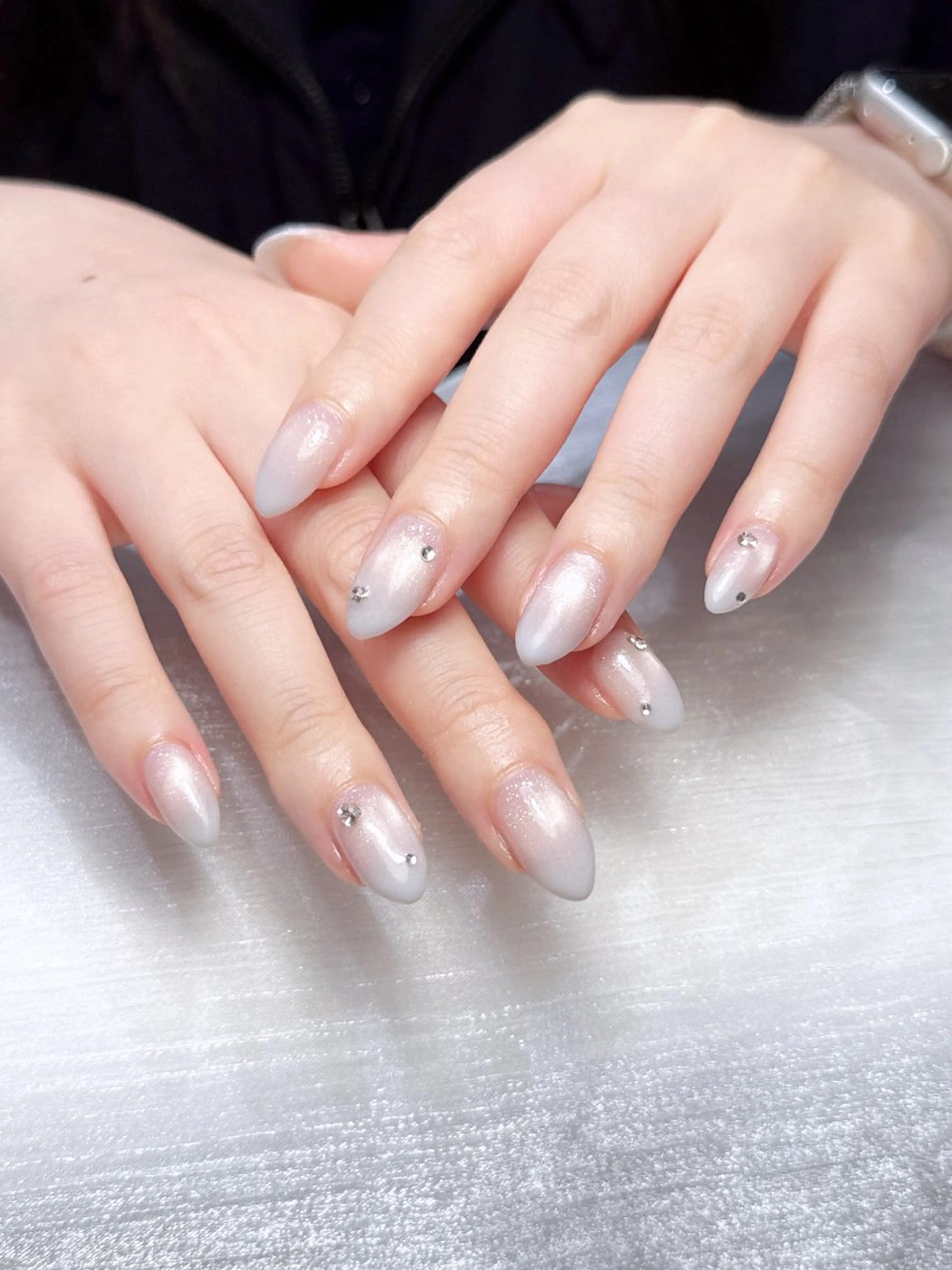 ネイル グラデーション 韓国ネイル マグネットネイル 春ネイル ハンドネイル ちゅるんネイル‎🤍 miyuのネイルデザイン