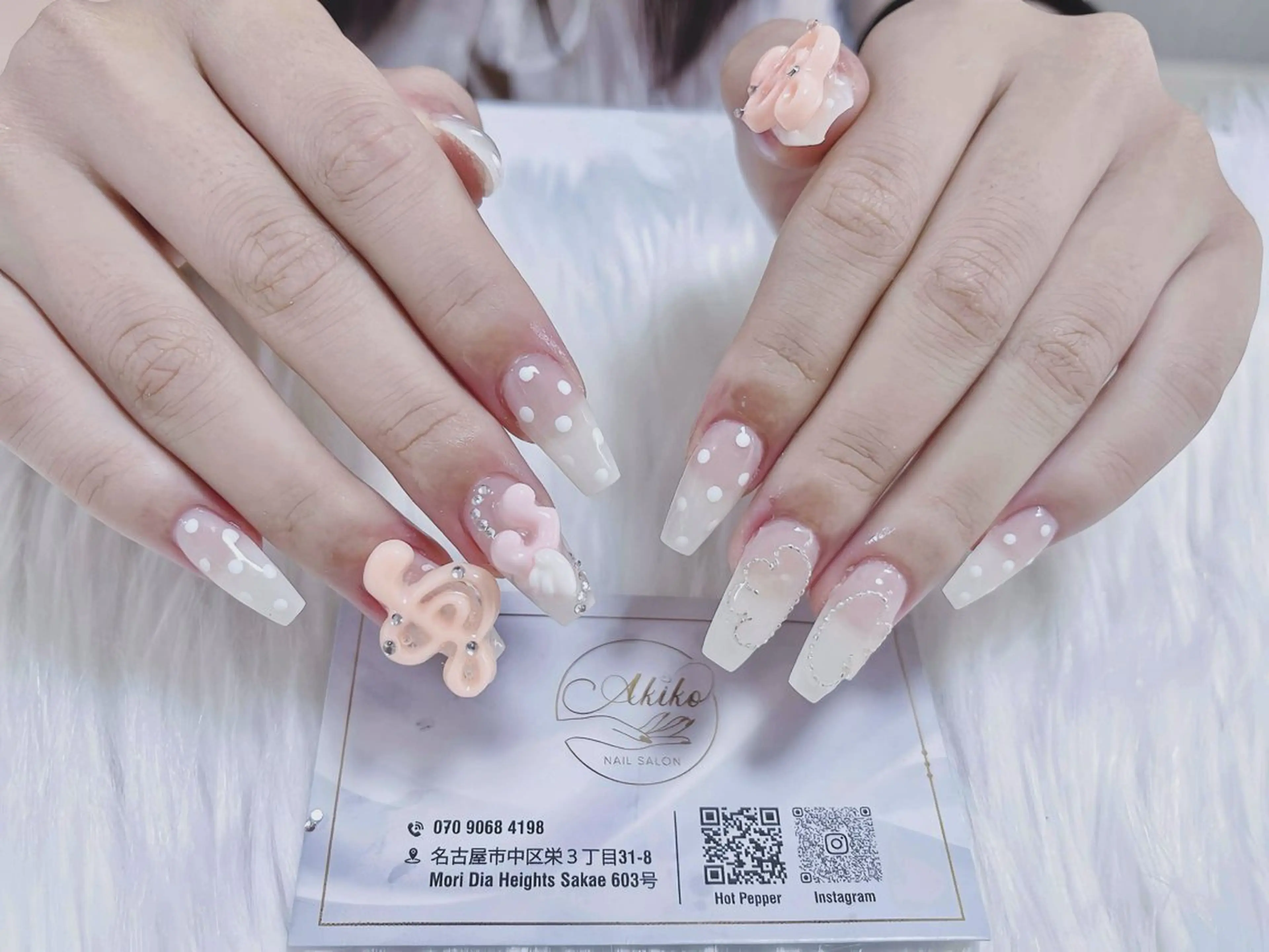 ネイル フットネイル ジェルネイル 韓国ネイル マグネットネイル 持ち込み ハンドネイル AKIKO ネイルサロンのネイルデザイン