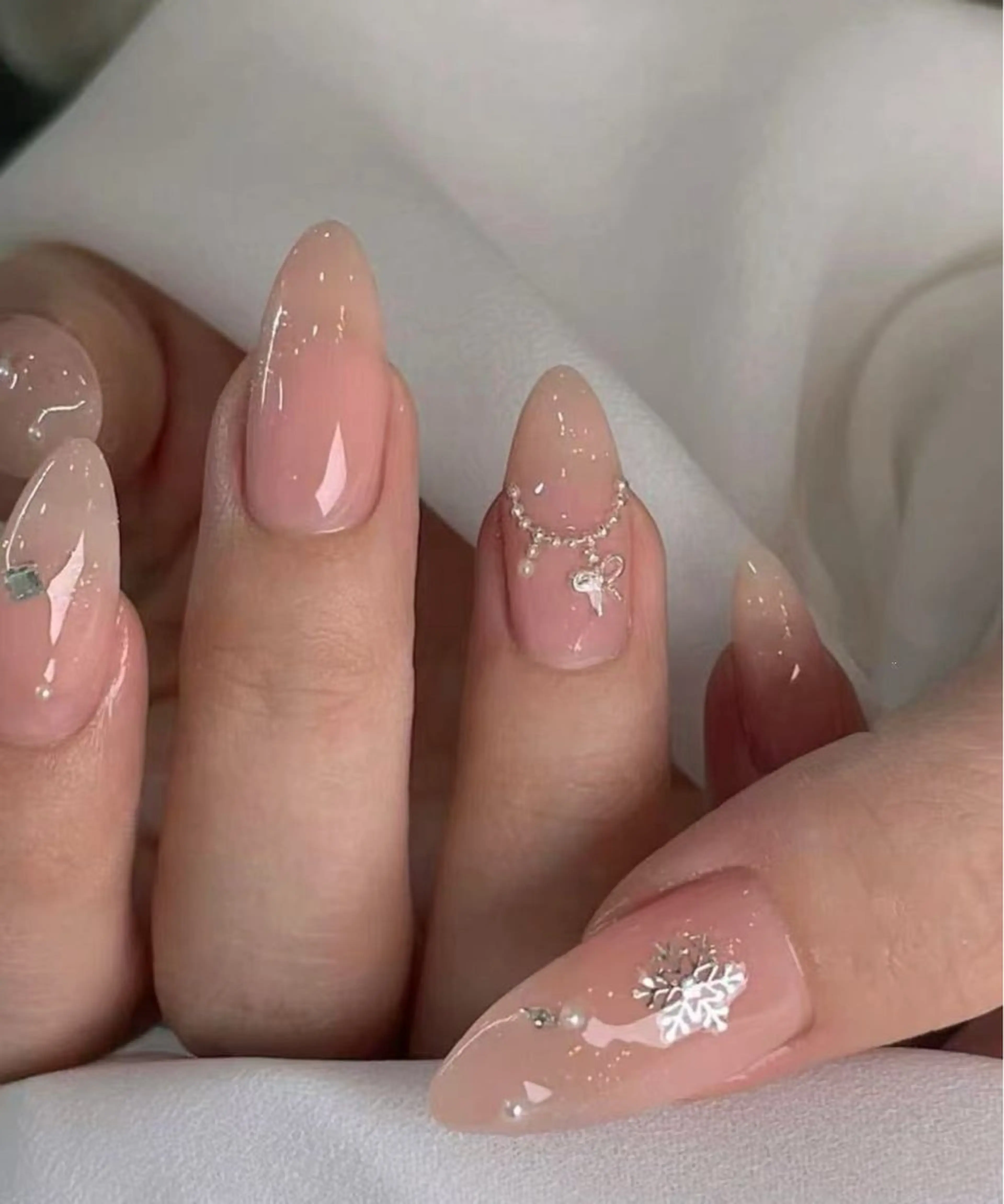 ネイル フラワーネイル フレンチネイル ジェルネイル ガラスフレンチ ハート ハンドネイル BabyYouMi nailのネイルデザイン