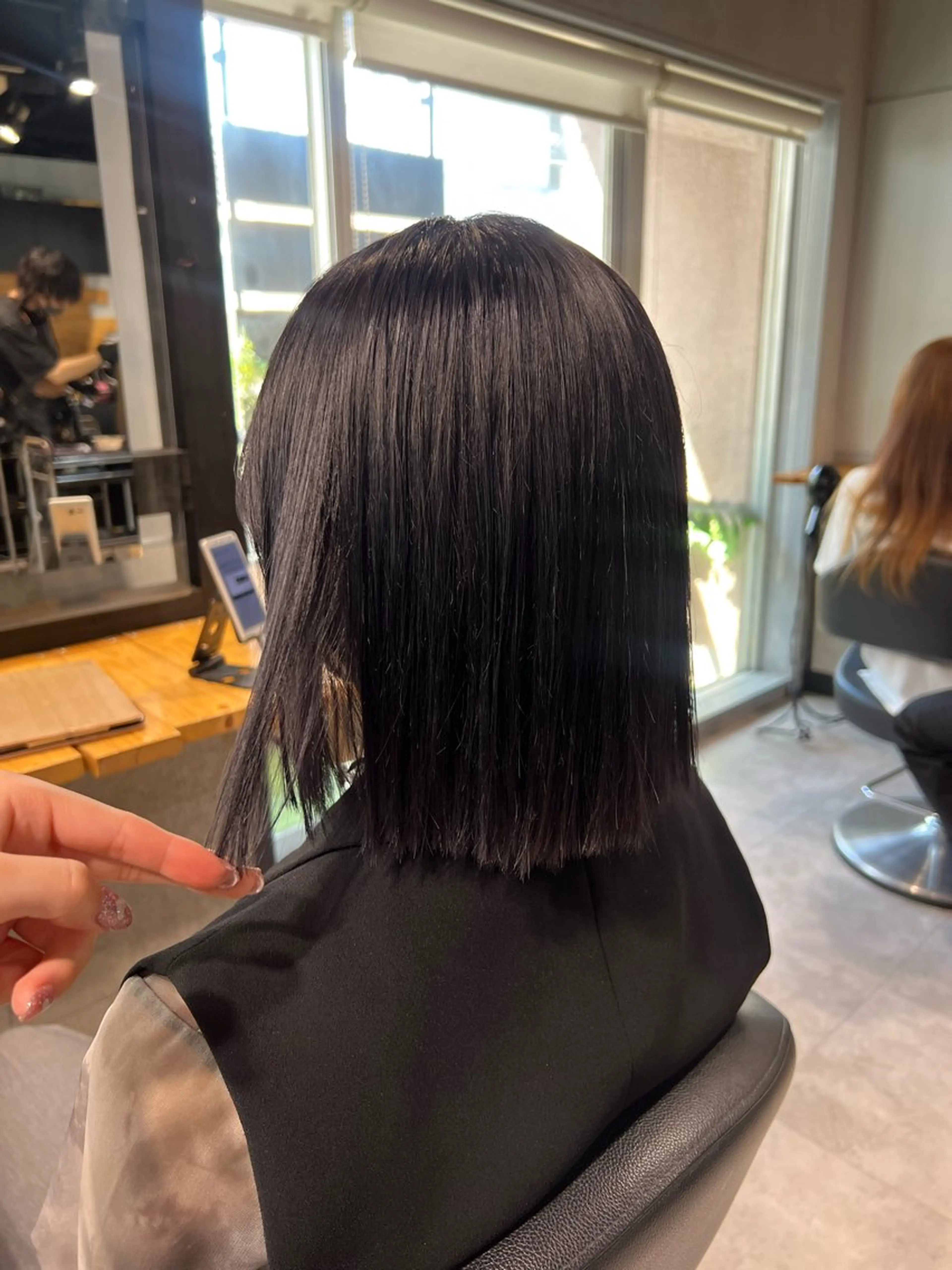 ショート カラー ブリーチ 透明感カラー グレージュ ラベンダーカラー ラベンダーグレージュ カット ヘアカラー NANAMI🩵 大人可愛い韓国ヘアのヘアスタイル