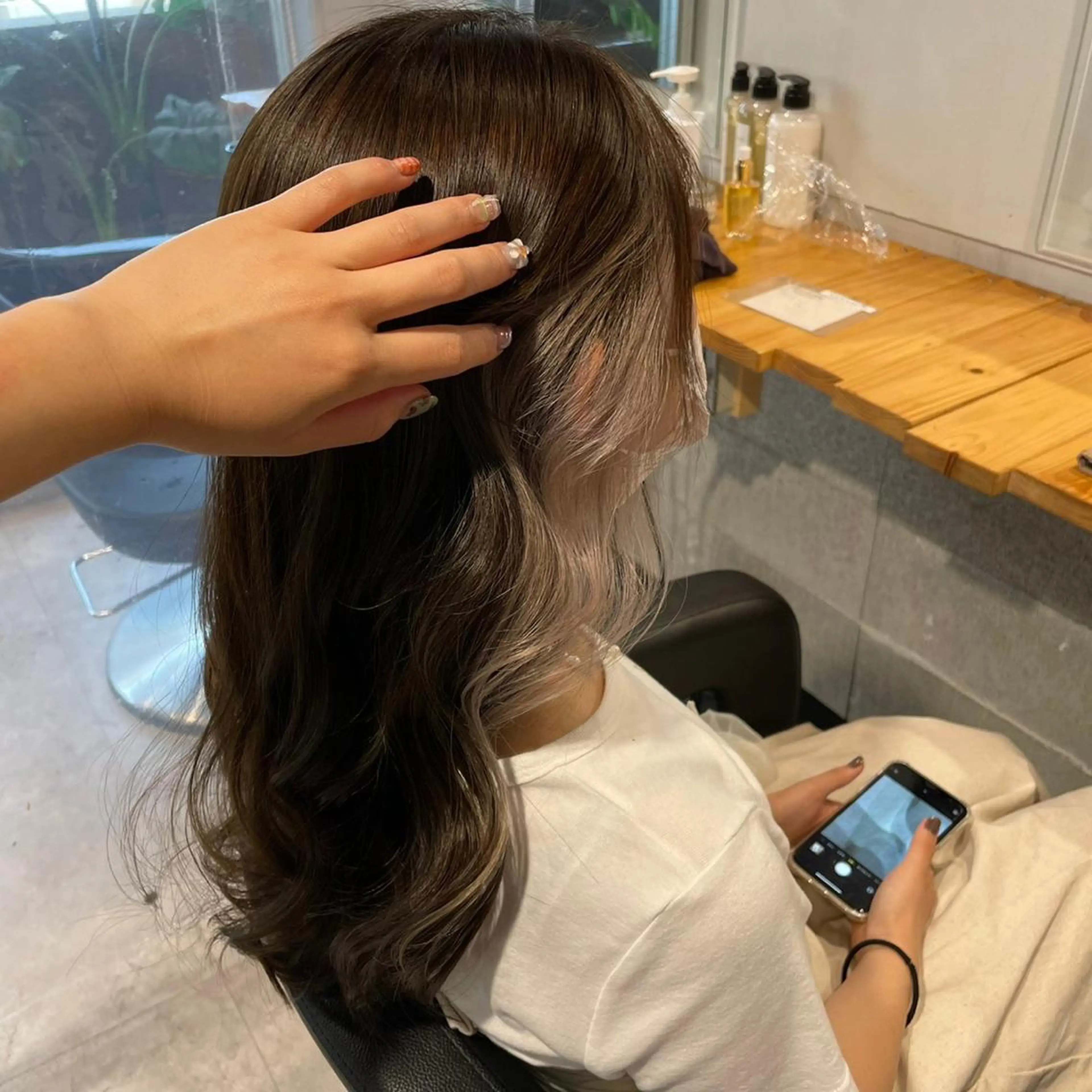 ロング カラー アッシュ ベージュカラー 黒髪 ブリーチ ブラウンカラー MEI🎀垢抜けカラ ー🎀韓国styleのヘアスタイル