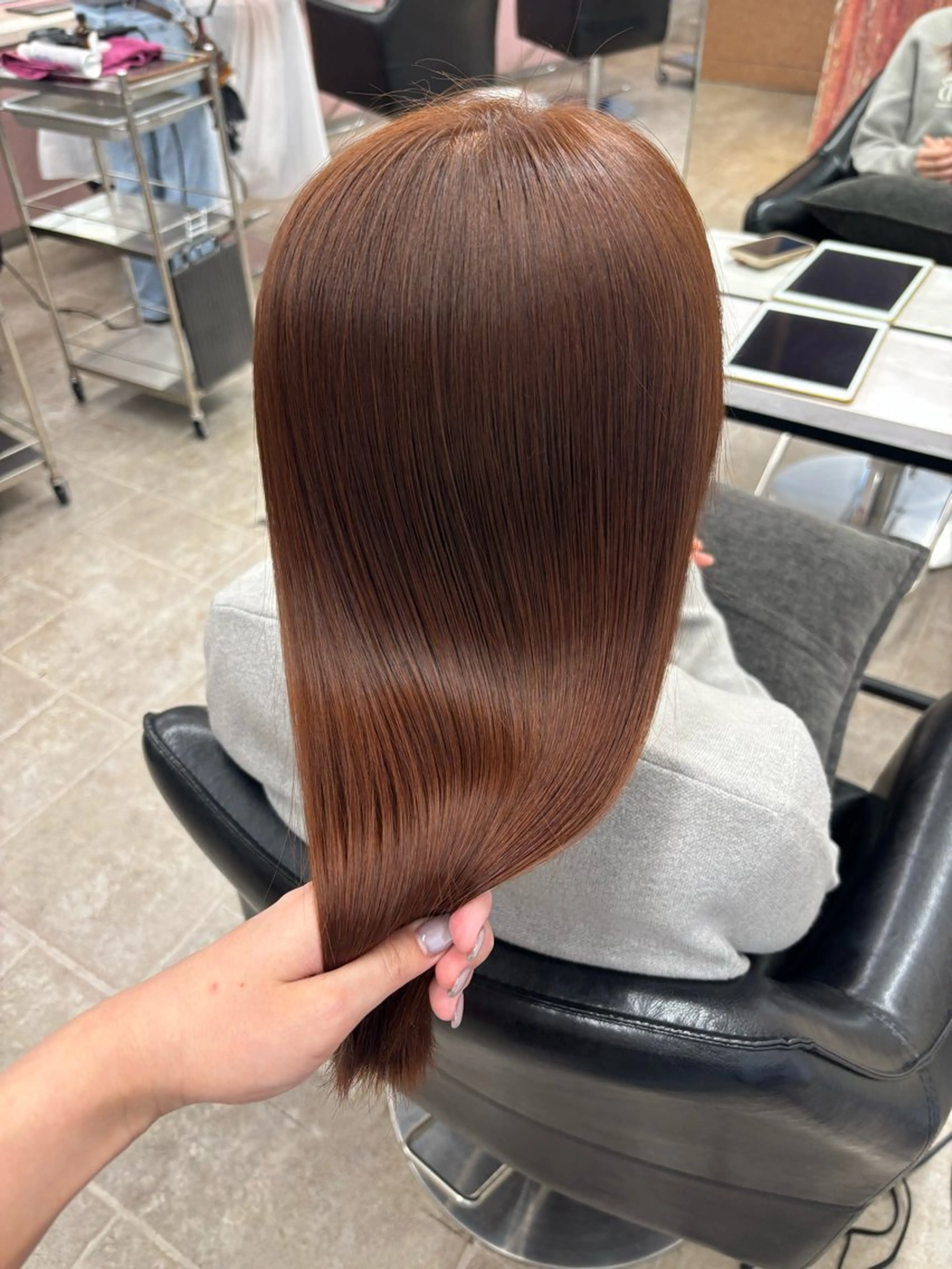 カラー MATTY azusaのヘアスタイル