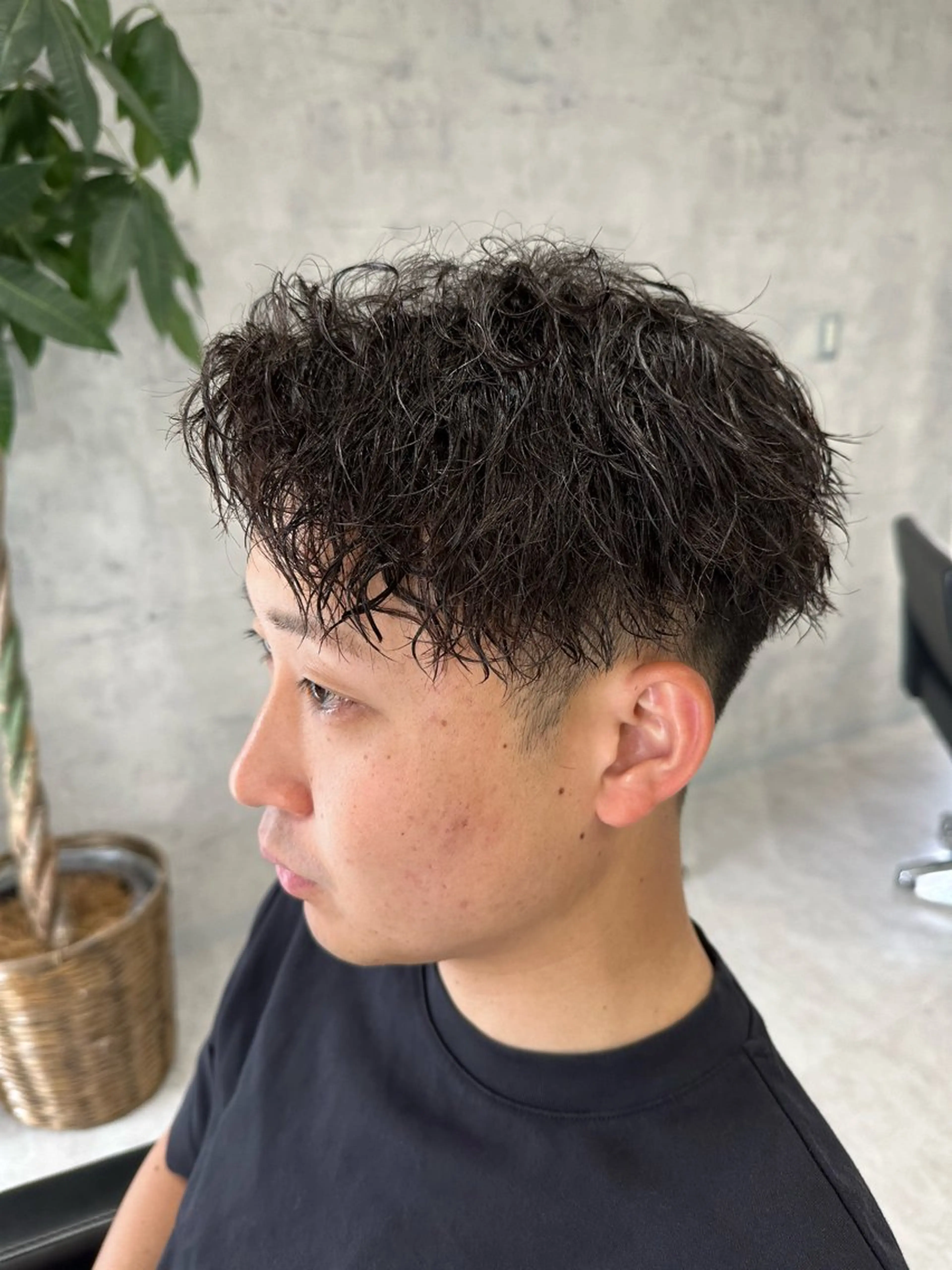 ショート パーマ メンズ メンズパーマ ツイストスパイラルパーマ スパイラルパーマ カット ユウ🪄 パーマ指名No1のヘアスタイル