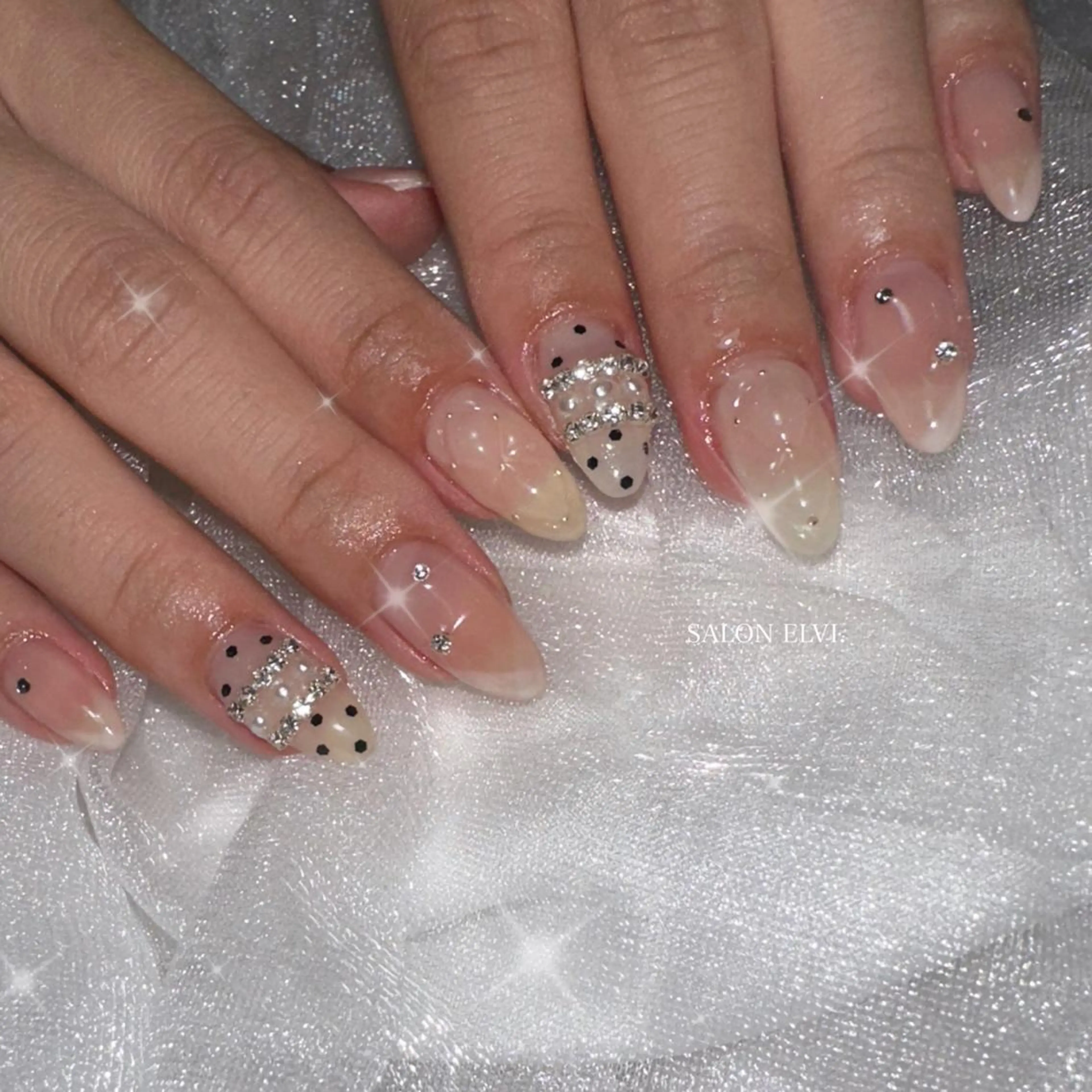 ネイル SALON ELVI.所属・SALON ELVI.のネイルデザイン