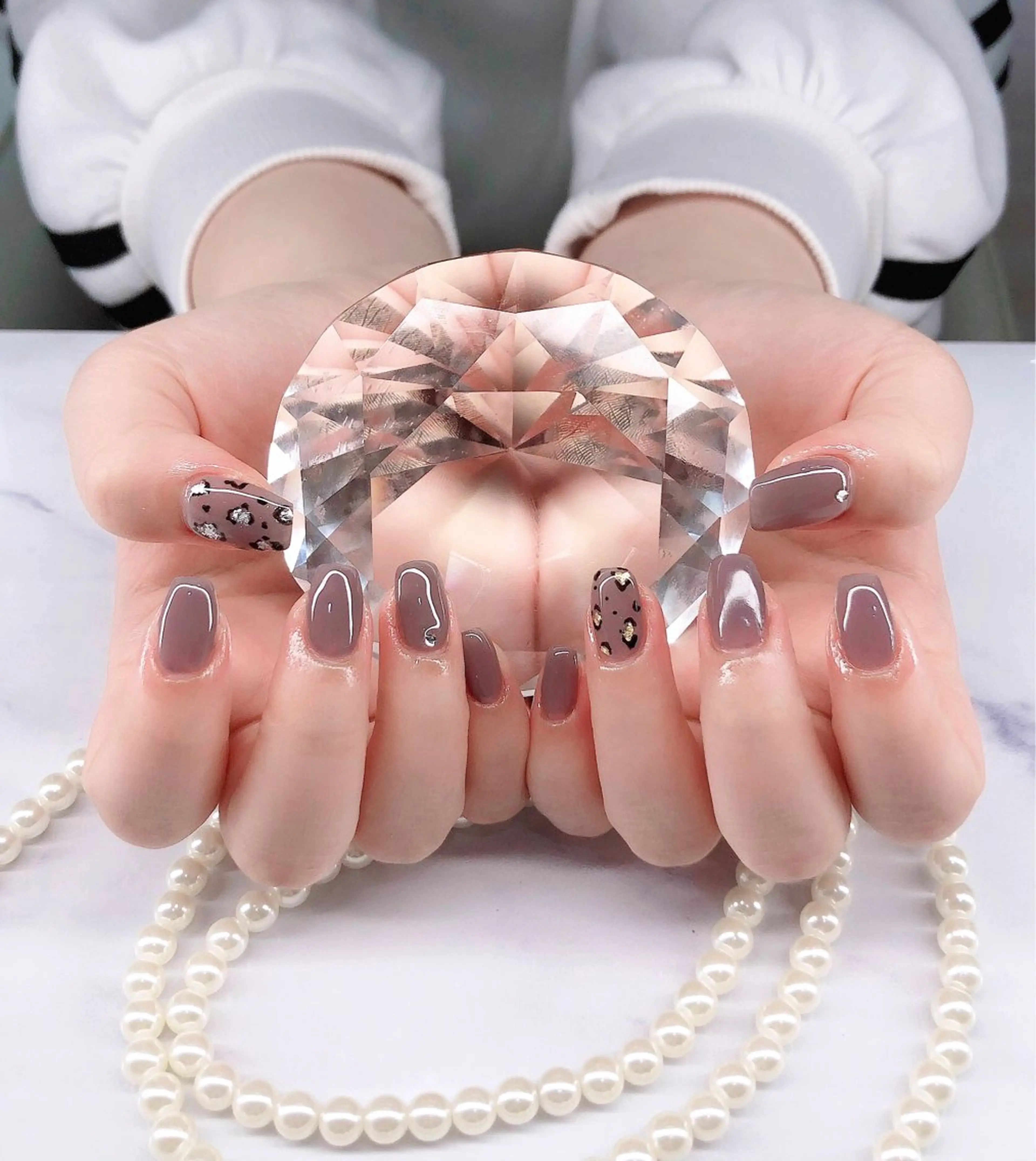 ハンドワンカラー+アート2本 小粒ストーン6粒プレゼントの写真