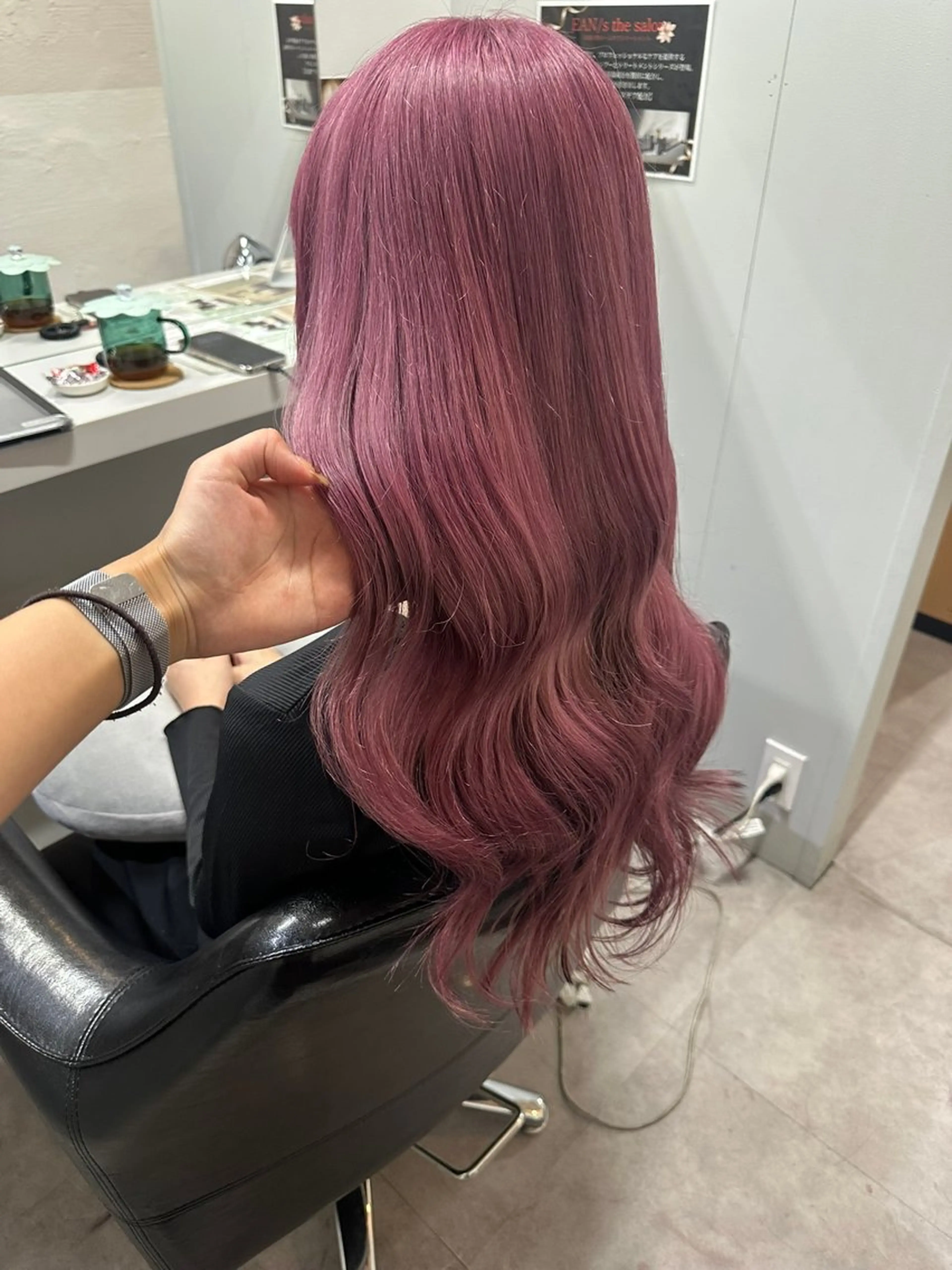 ロング カラー ピンクカラー ヘアカラー tokute よしかわなお🍒のヘアスタイル