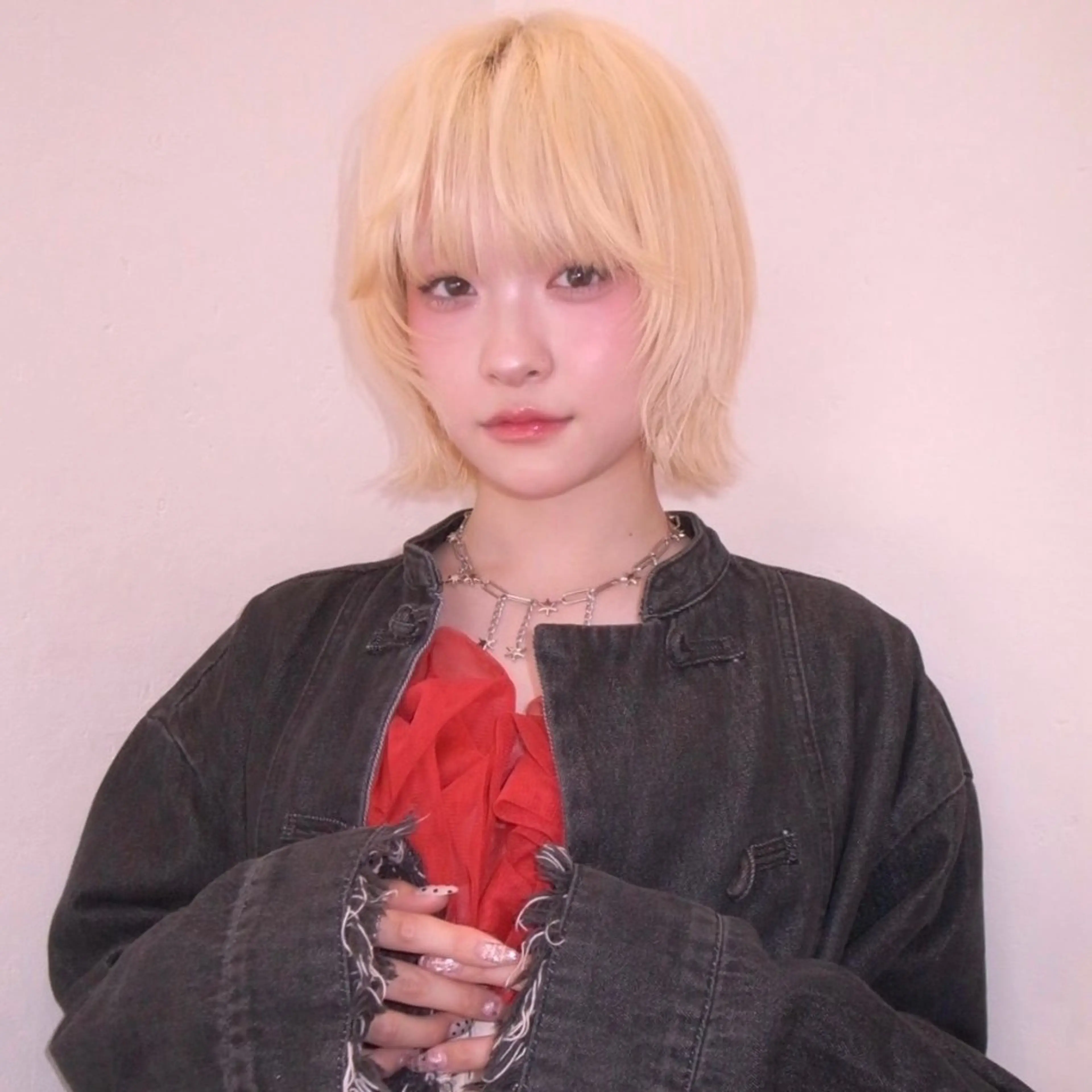 ショート 切りっぱなしボブ ボブ カット ヘアカラー トリートメント ひなた ブリーチ/渋谷のヘアスタイル