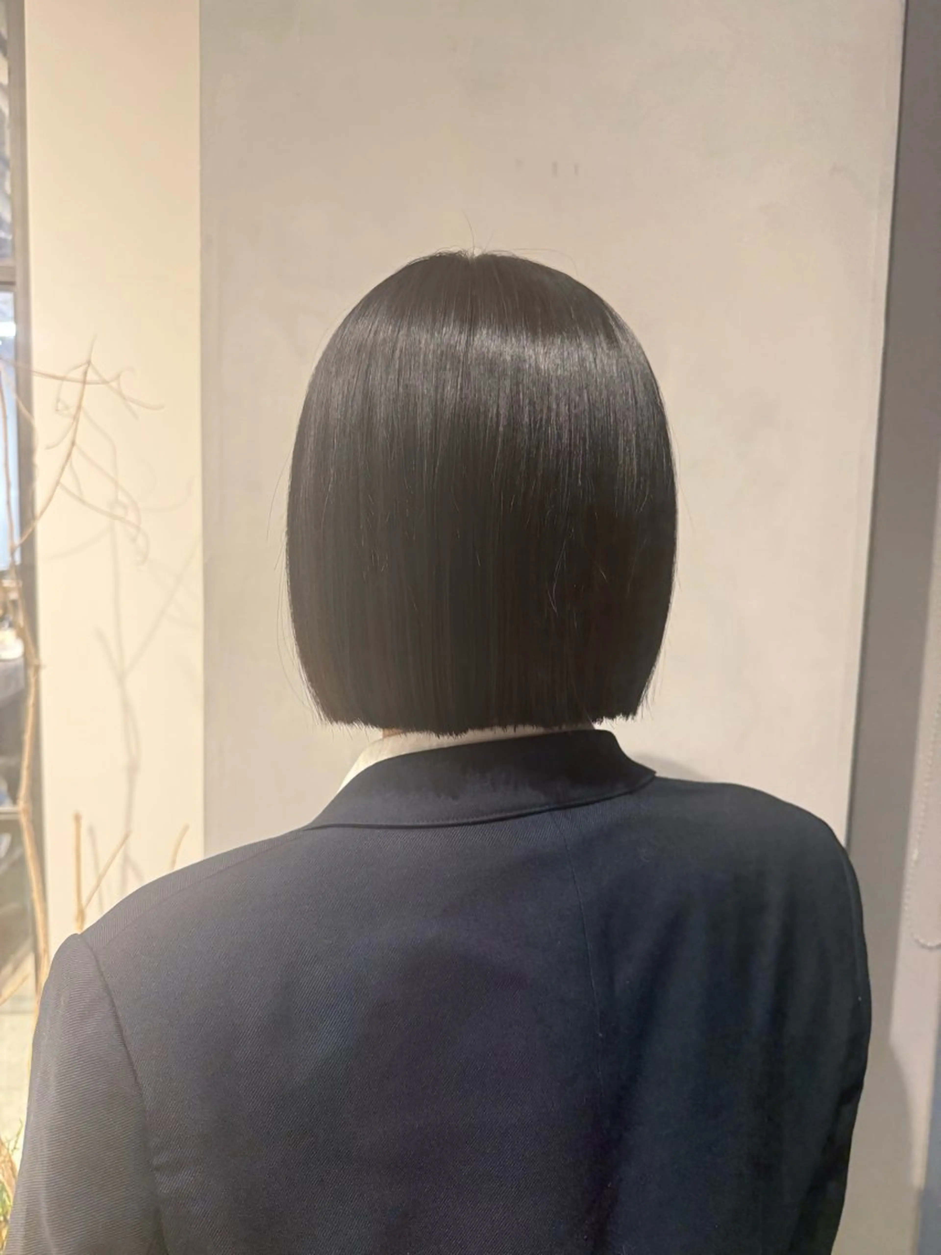 ショート 切りっぱなしボブ ボブ カット ハイトーン／透明感 カラー Mioのヘアスタイル