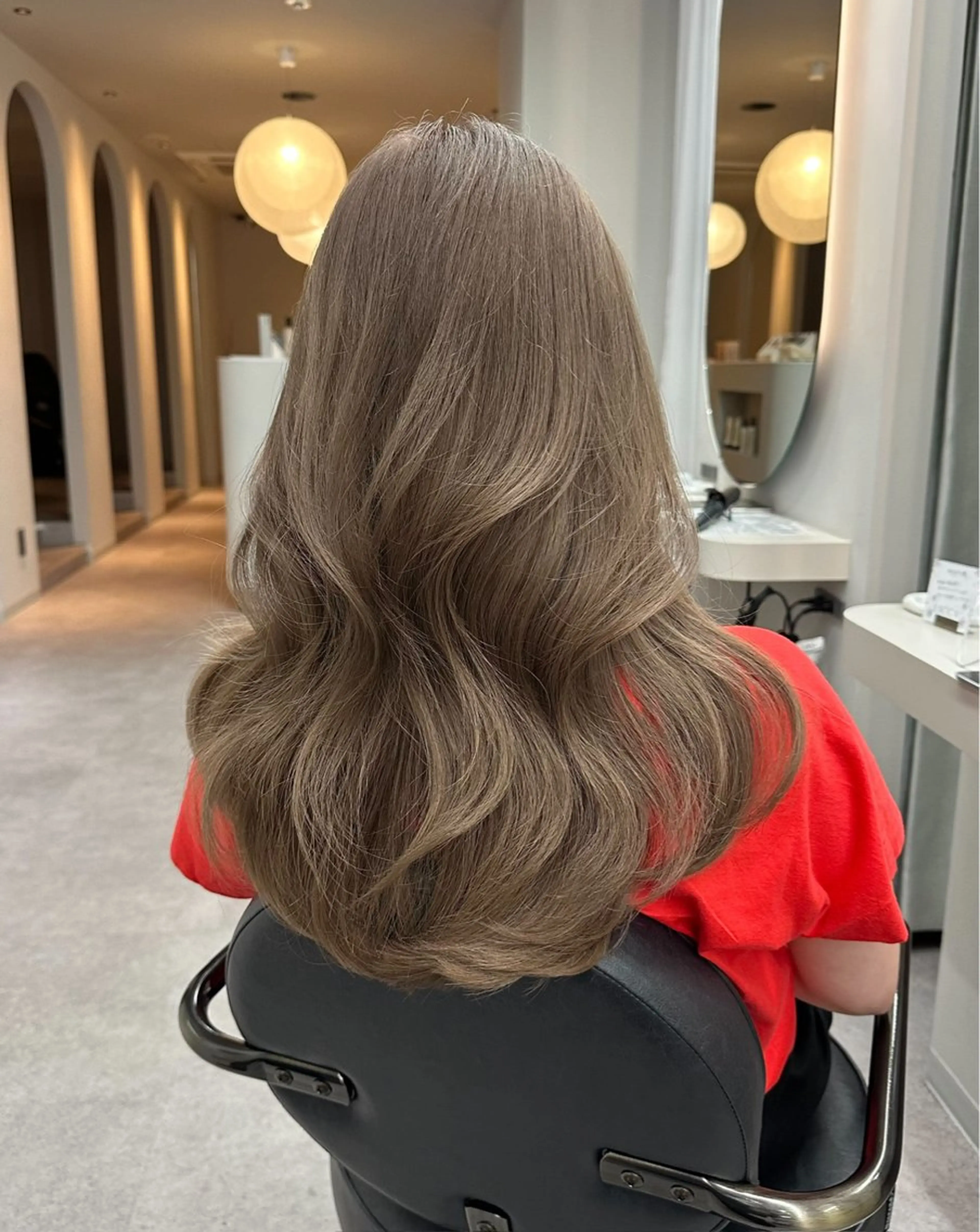 ロング くびれヘア 顔周りカット 韓国風ヘア くびれレイヤー レイヤーカット ヘアカラー 前原 星音のヘアスタイル