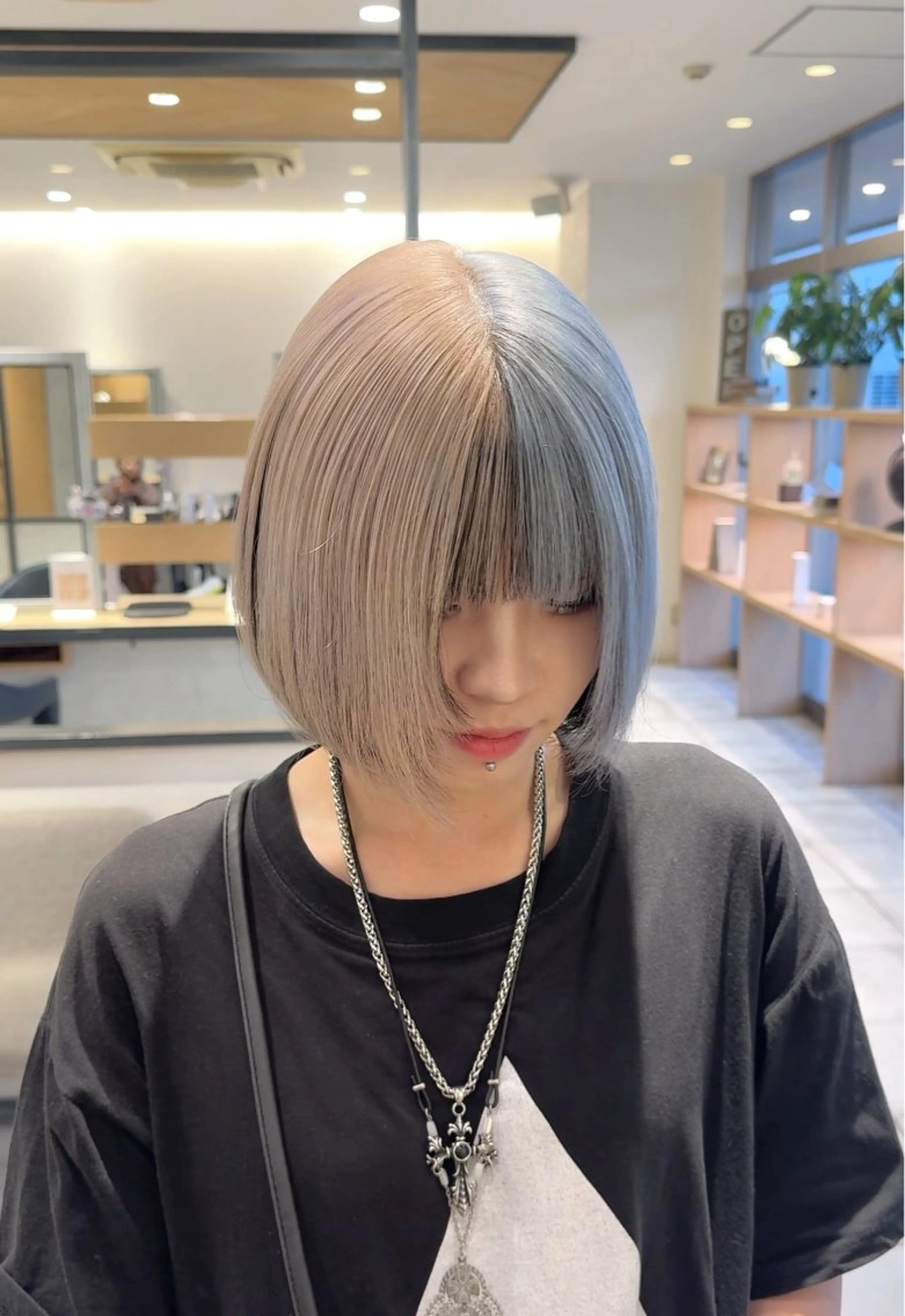 ショート ツートーンカラー たかはし るなのヘアスタイル