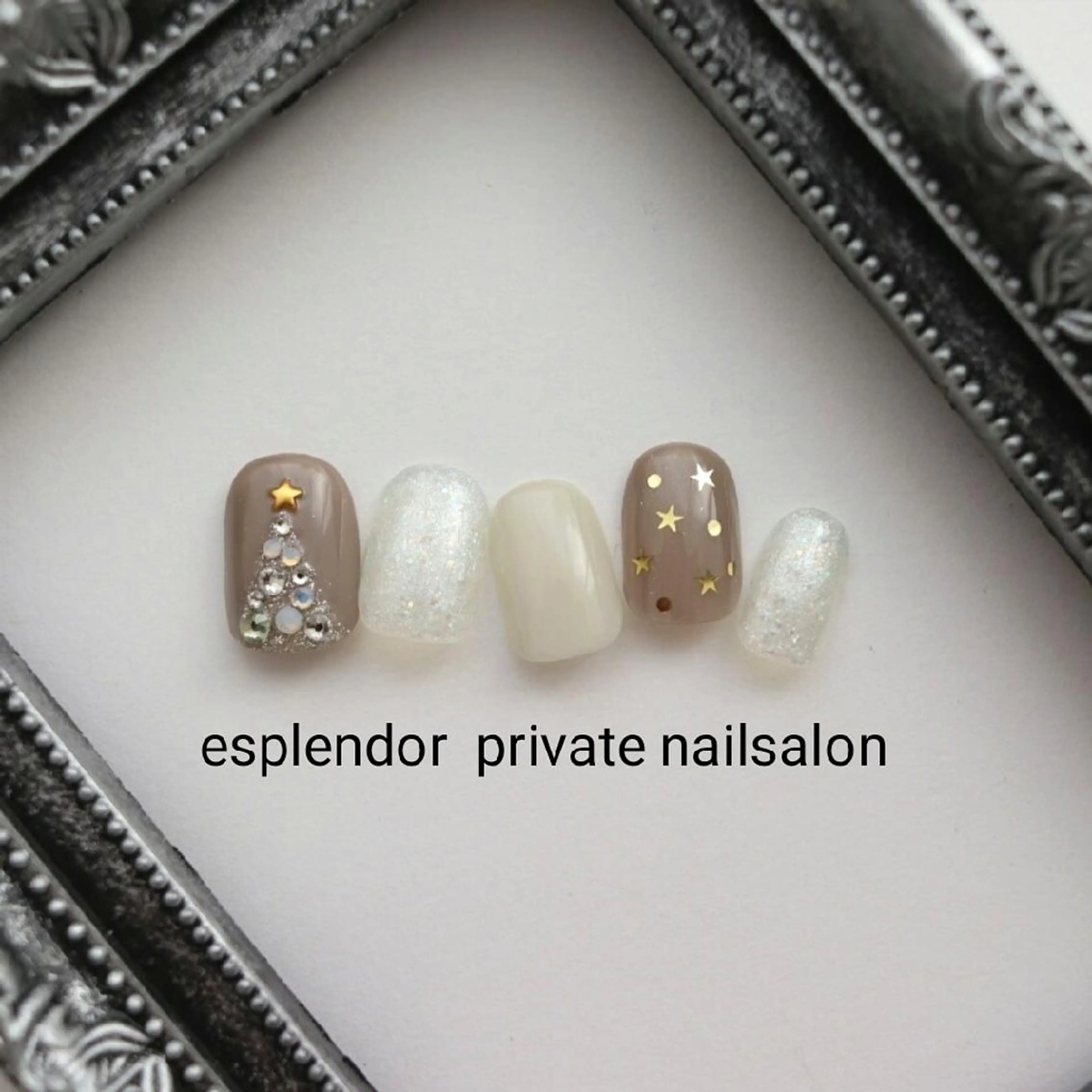 ネイル ラメ(グリッター) ホワイト 冬ネイル クリスマス esplendor  エスプレンドル所属・esplendor  小野寺のネイルデザイン