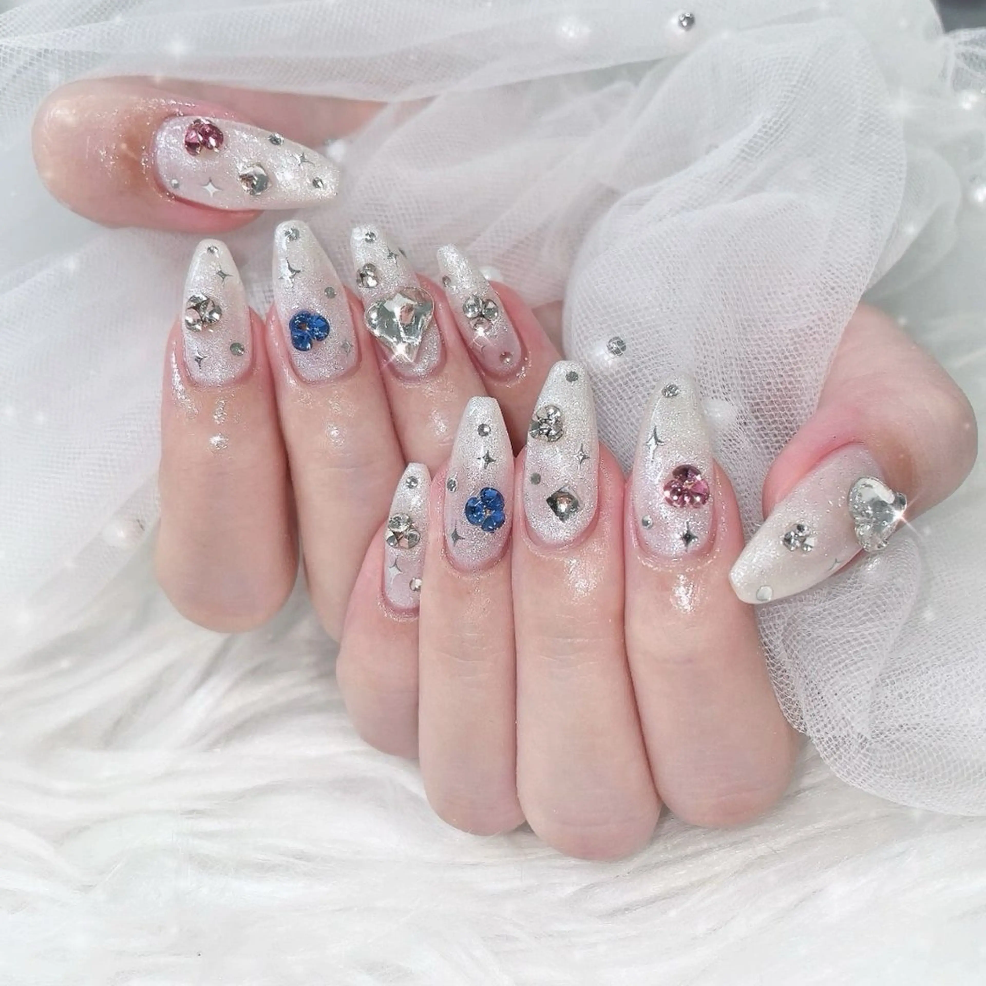 ネイル 長さ出し グラデーション 卒業式 キラキラネイル マグネットネイル Lee Nailsのネイルデザイン