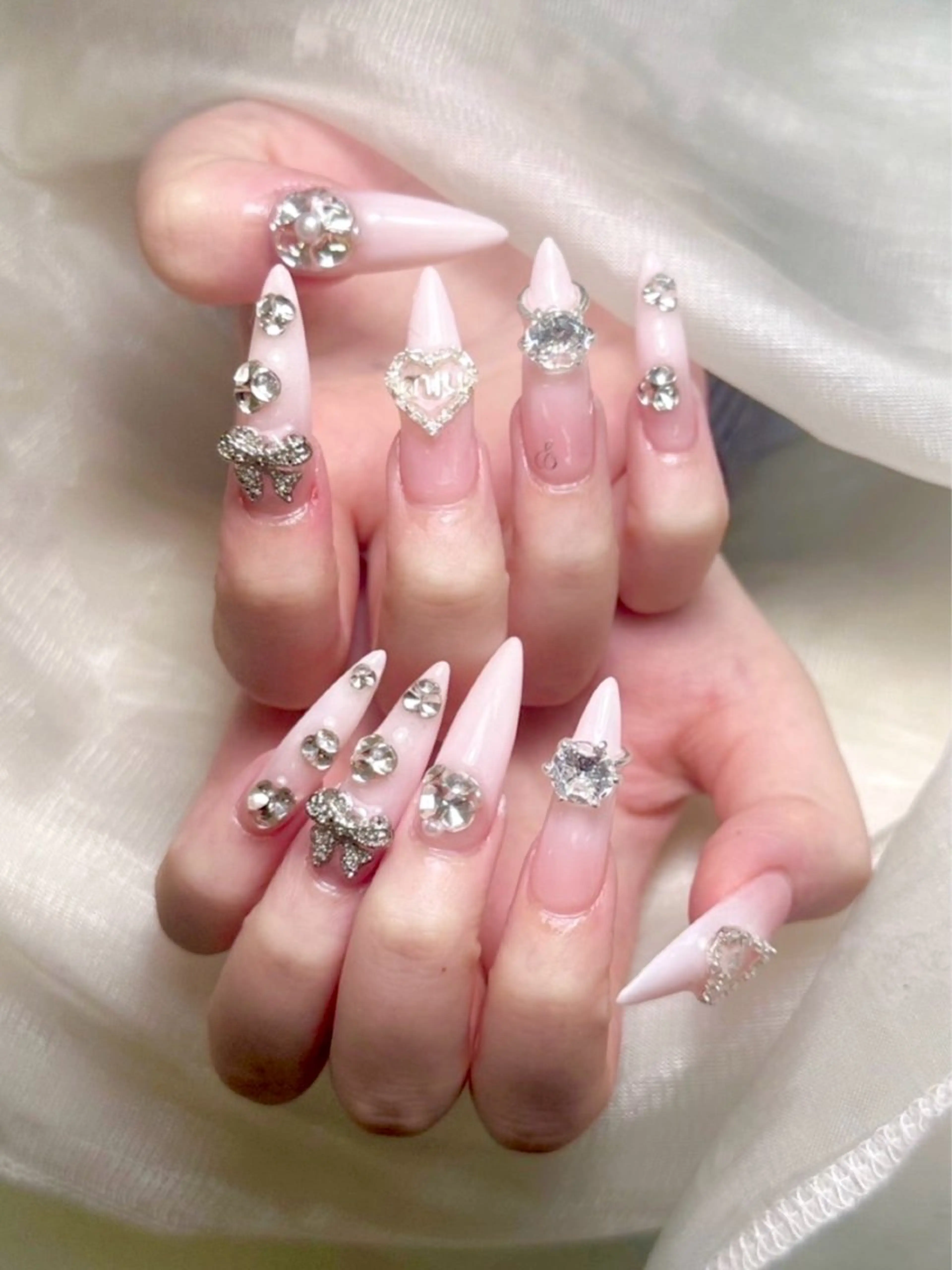 ネイル lucky nail 歌舞伎町のネイルデザイン