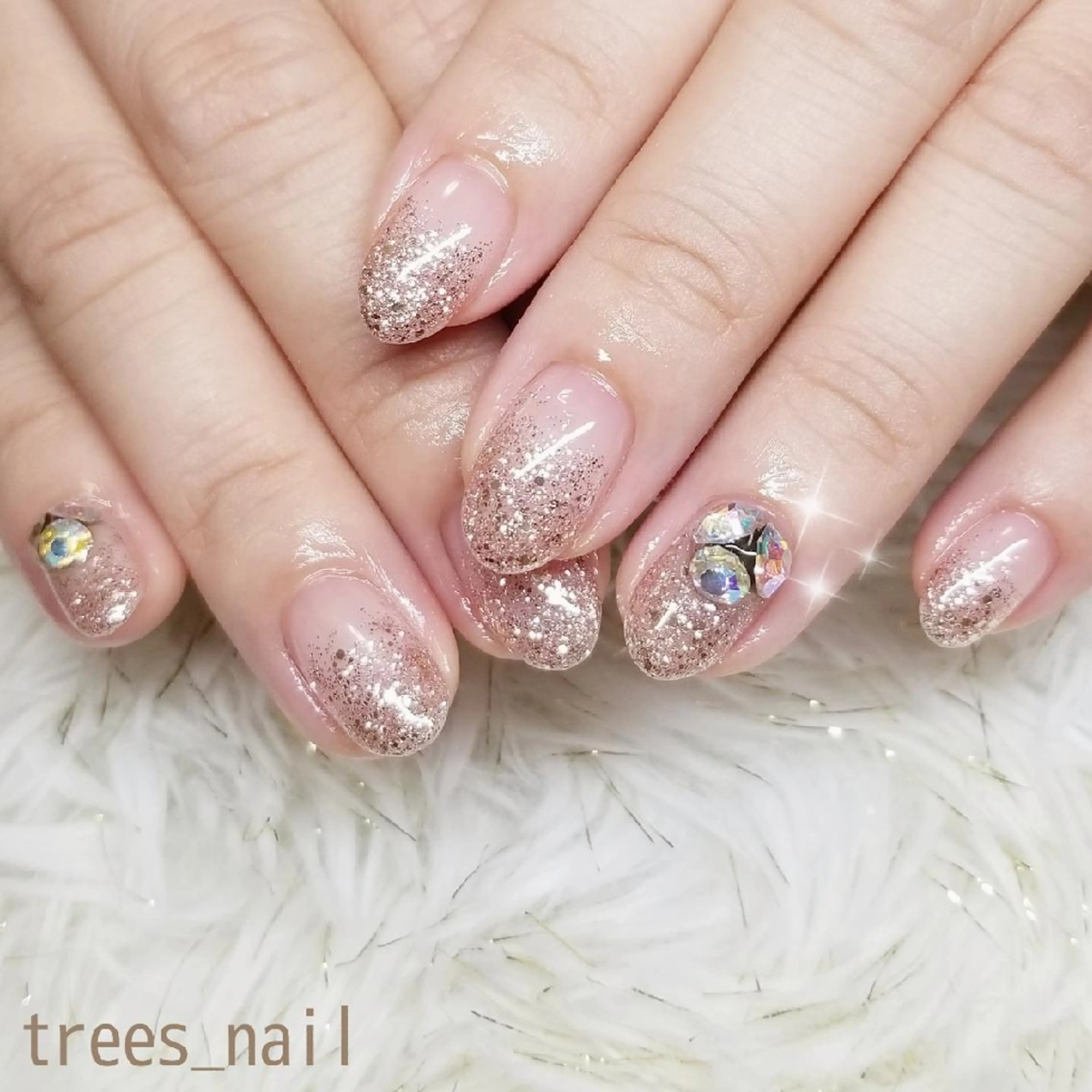 ネイル グラデーション キラキラネイル ラメ(グリッター) ラメグラデーション ピンク trees_ nailのネイルデザイン