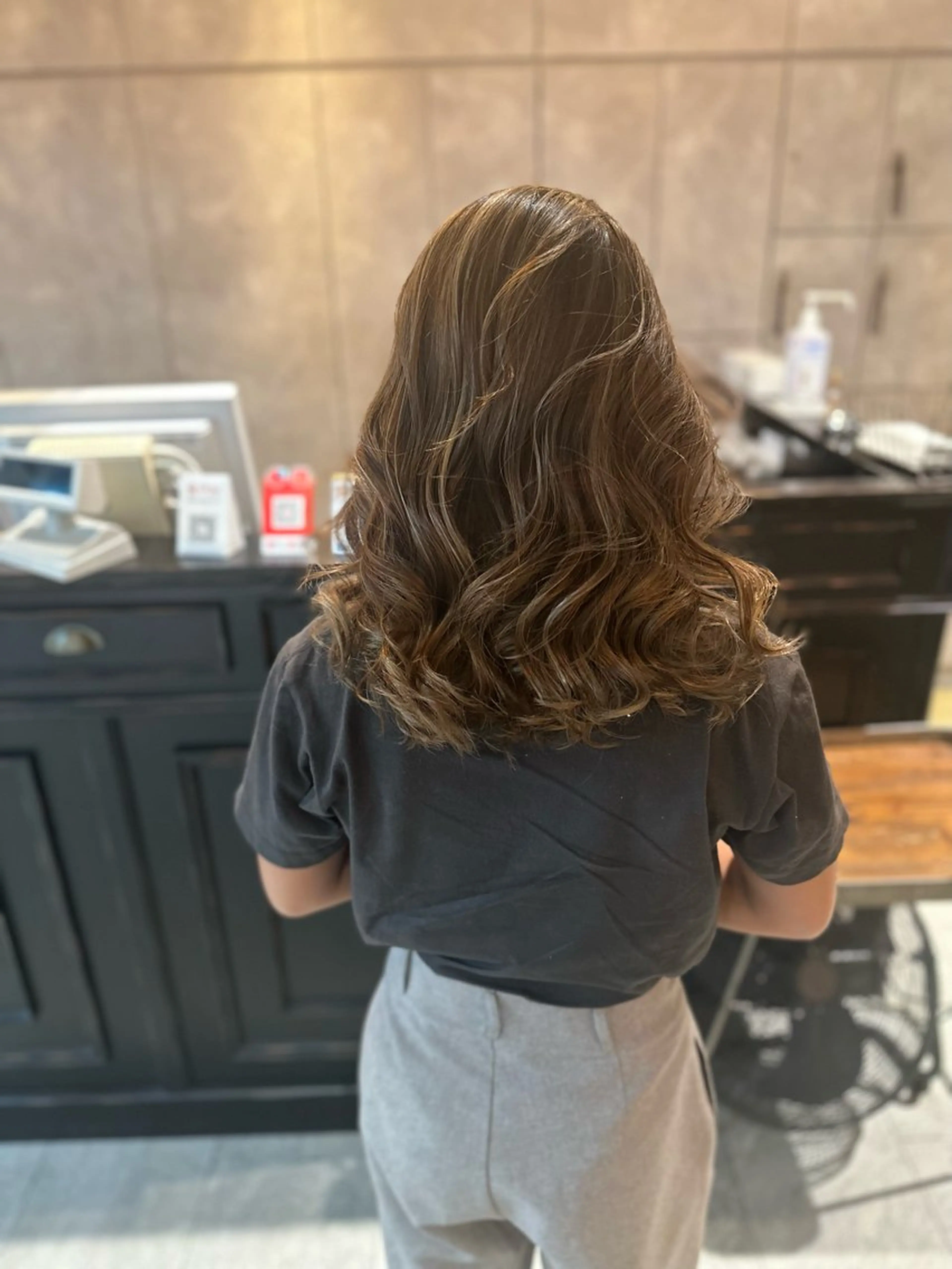 ロング カラー ヘアアレンジ バレイヤージュ ハイライトカラー ハイトーンカラー ハイライト レイヤーカット カット ヘアカラー トリートメント BRAIDS💎愛子 大人ハイライト💎のヘアスタイル