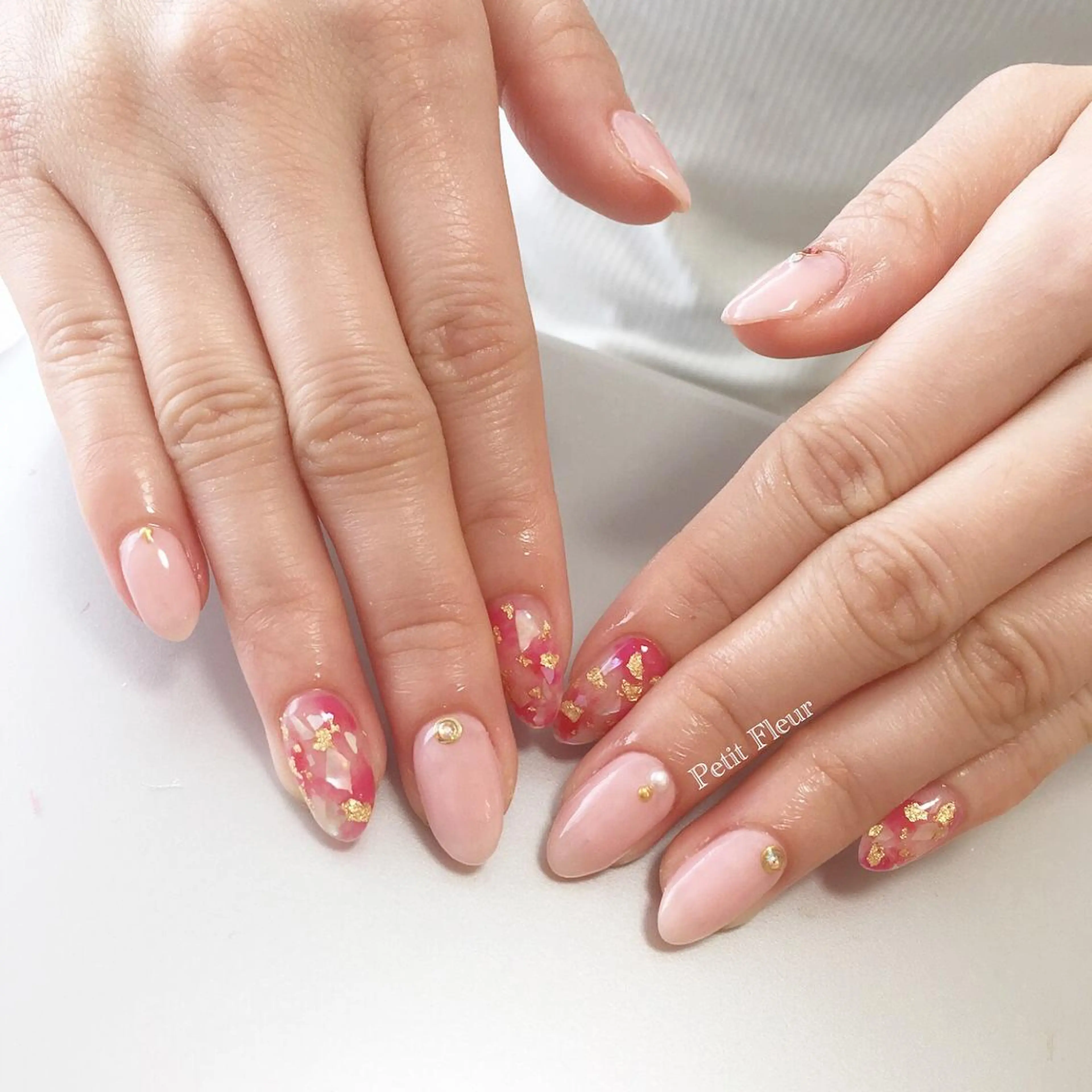 ネイル ピンク ピンクベージュ 春ネイル Petit Fleur所属・青柳 亜梨奈のマツエク・マツパデザイン