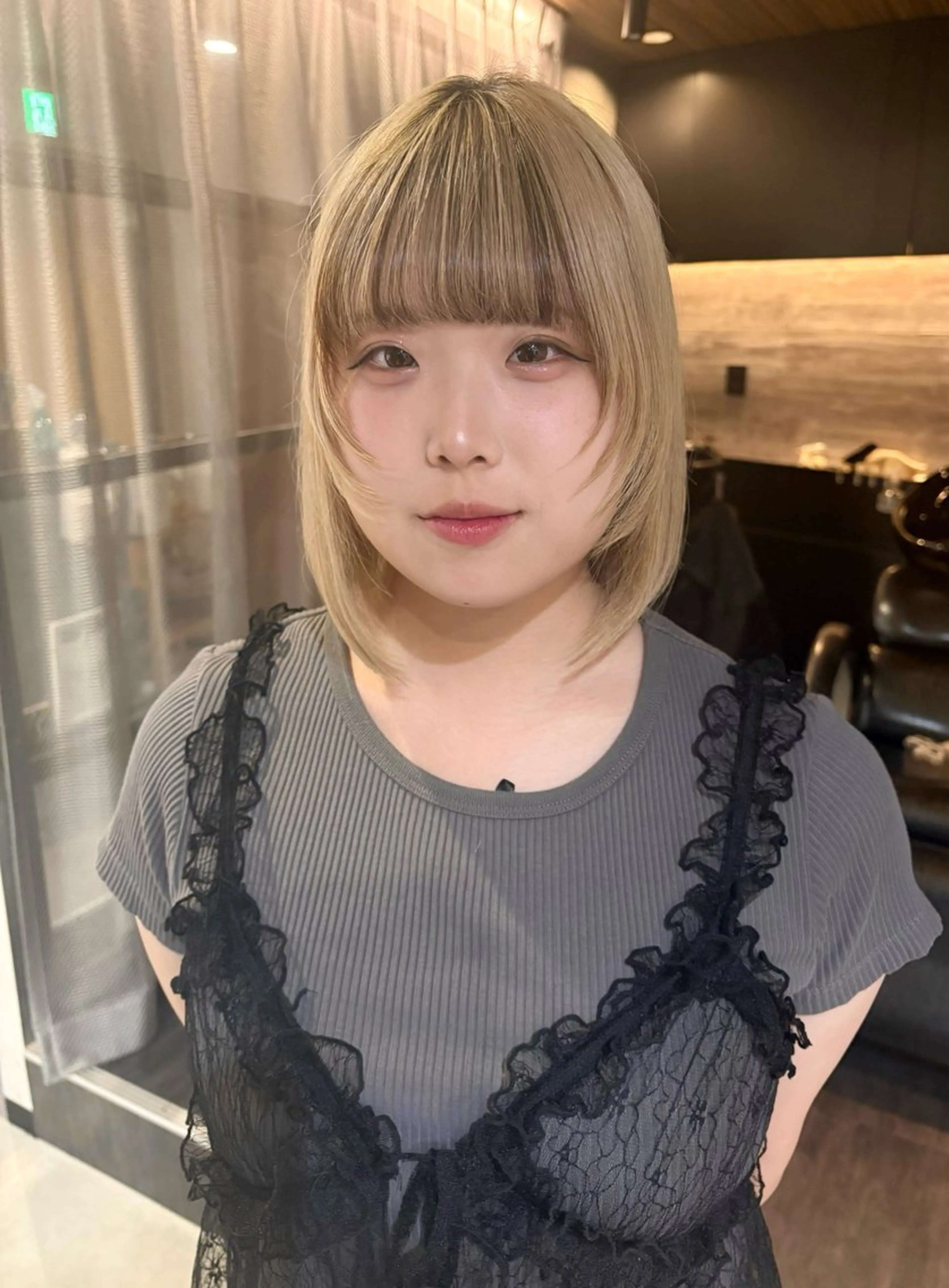 ミディアム レイヤーカット/韓国 /艶髪/ダブルカラーのヘアスタイル